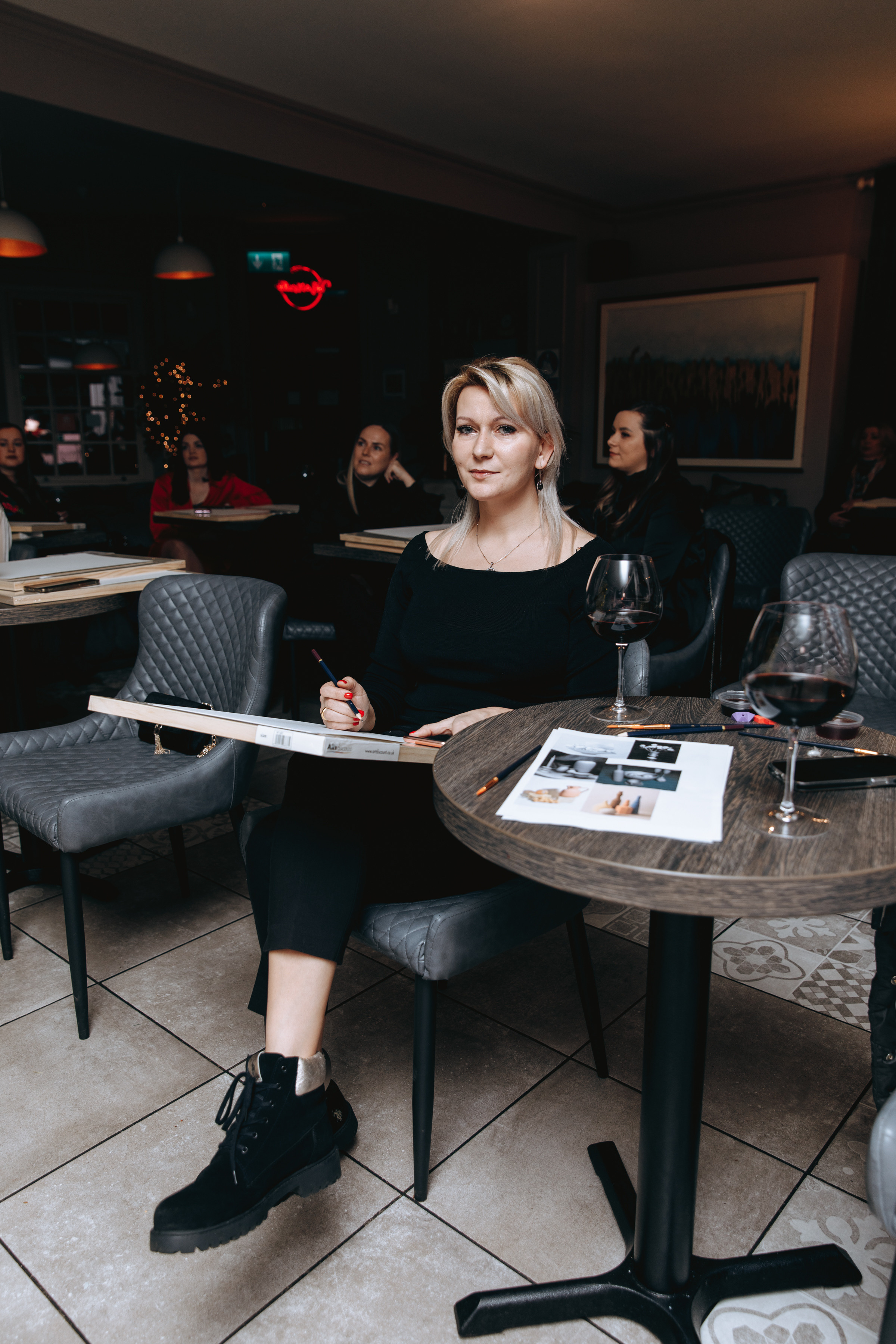 Painting with wine. Petru Gorea Photography | Family | Portrait | Fashion | Brand