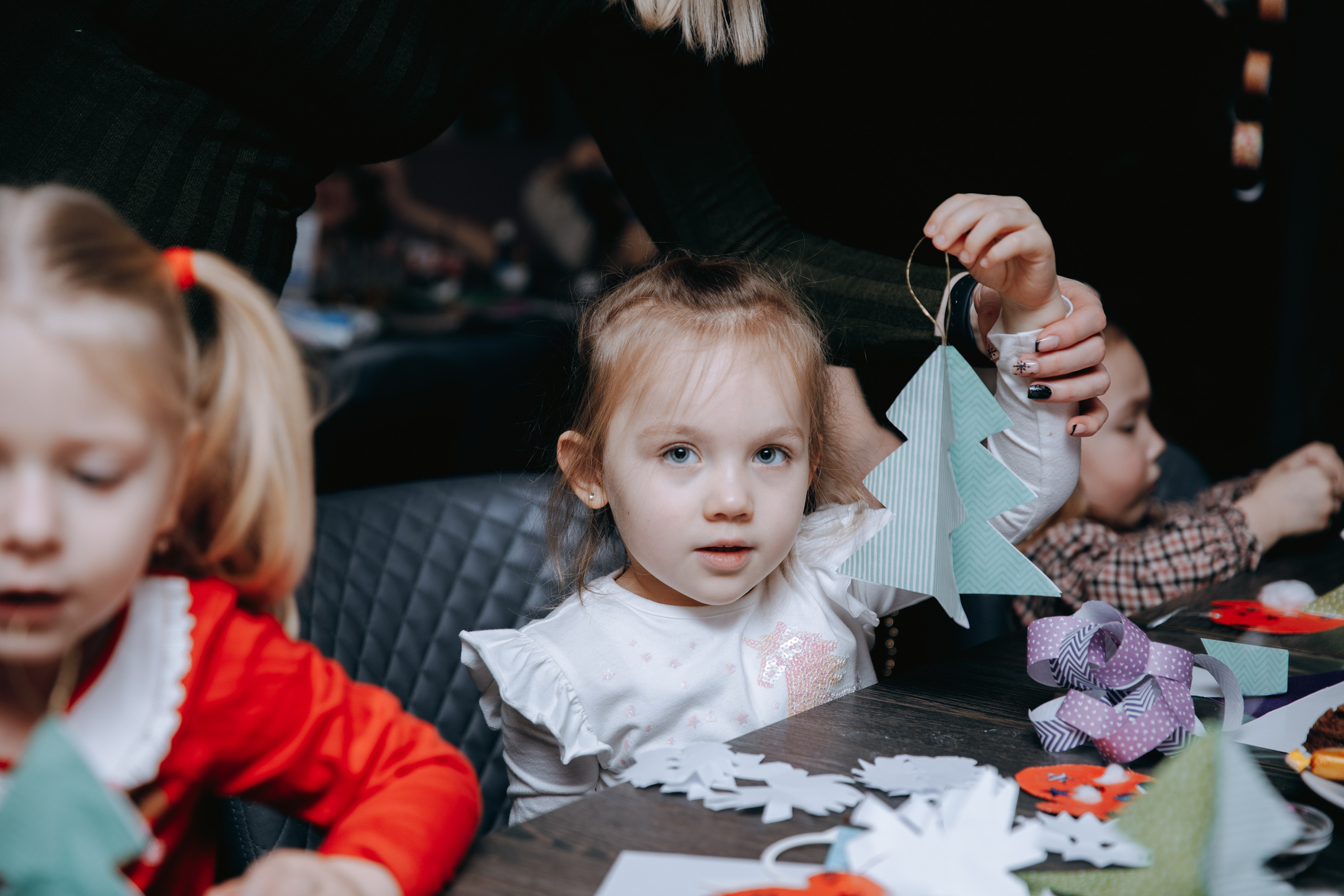 Crafty Christmas Party. Petru Gorea Photography | Family | Portrait | Fashion | Brand