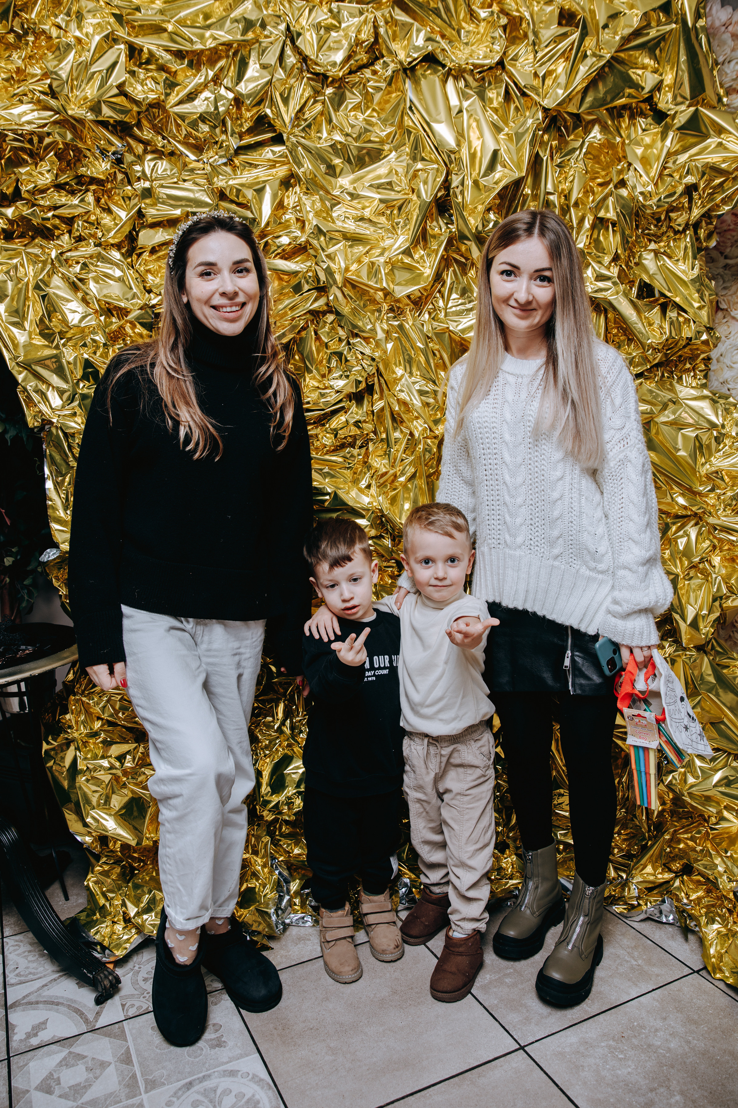 Crafty Christmas Party. Petru Gorea Photography | Family | Portrait | Fashion | Brand