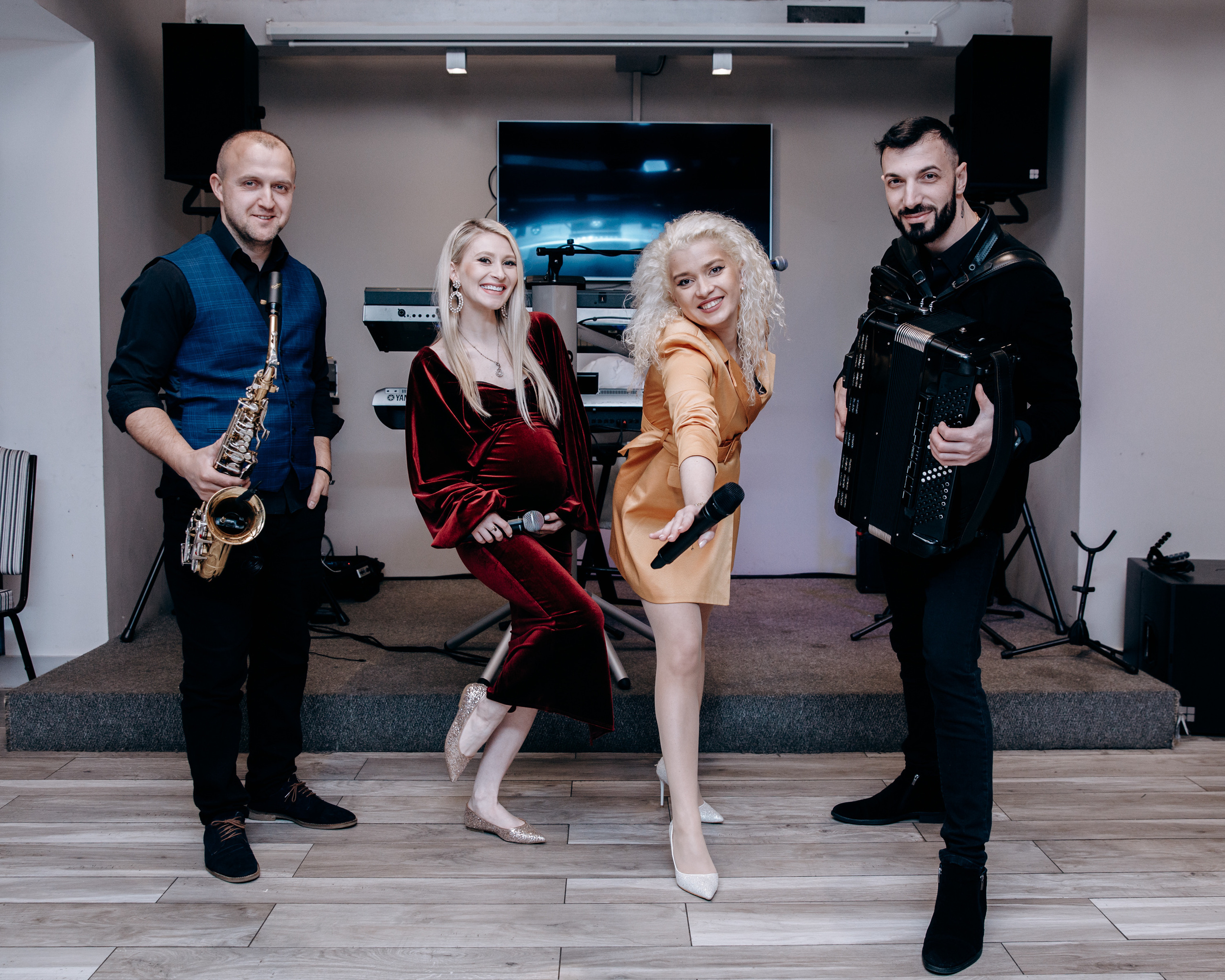 Surorile Robu. Petru Gorea Photography | Family | Portrait | Fashion | Brand