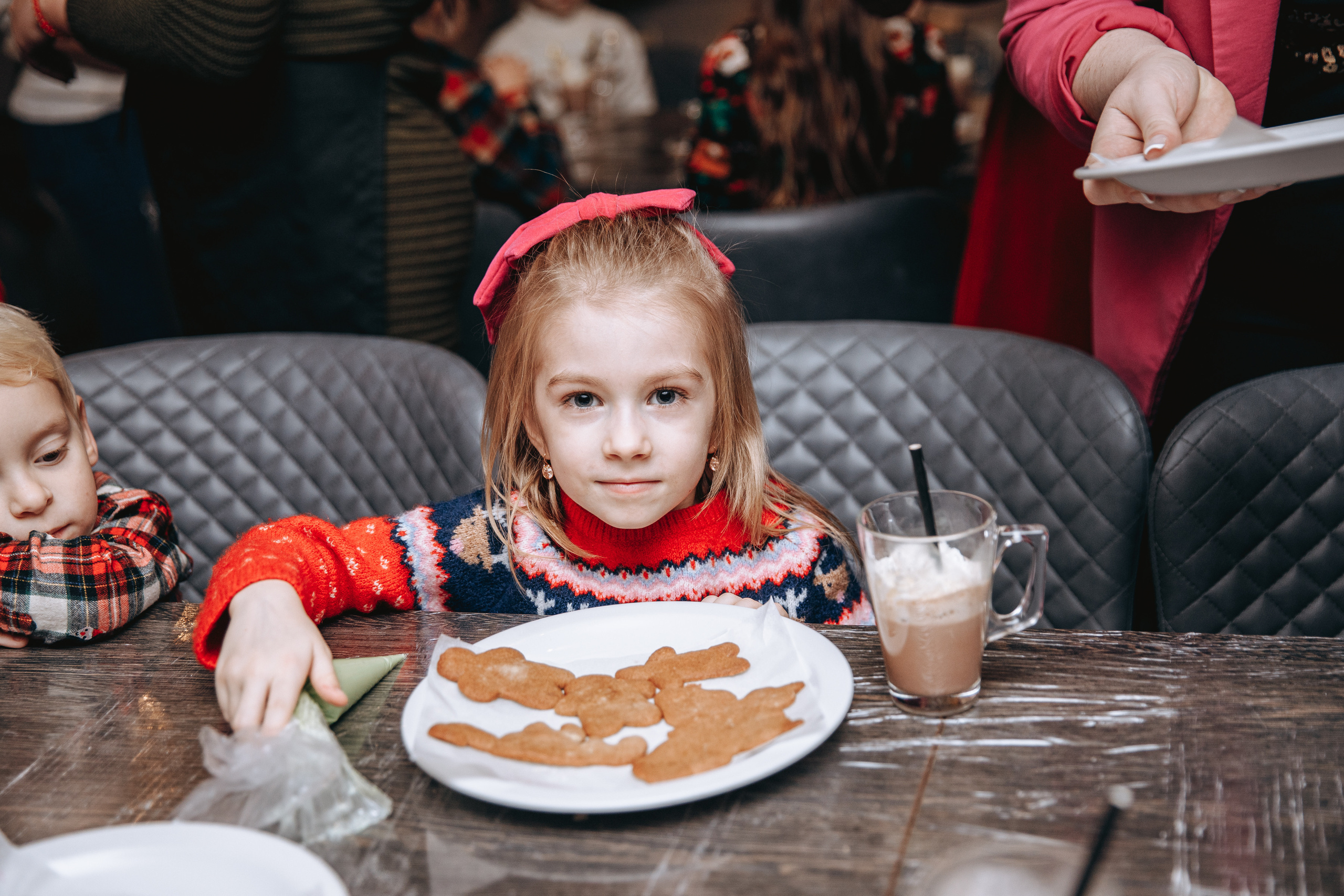 Cookies for Santa. Petru Gorea Photography | Family | Portrait | Fashion | Brand