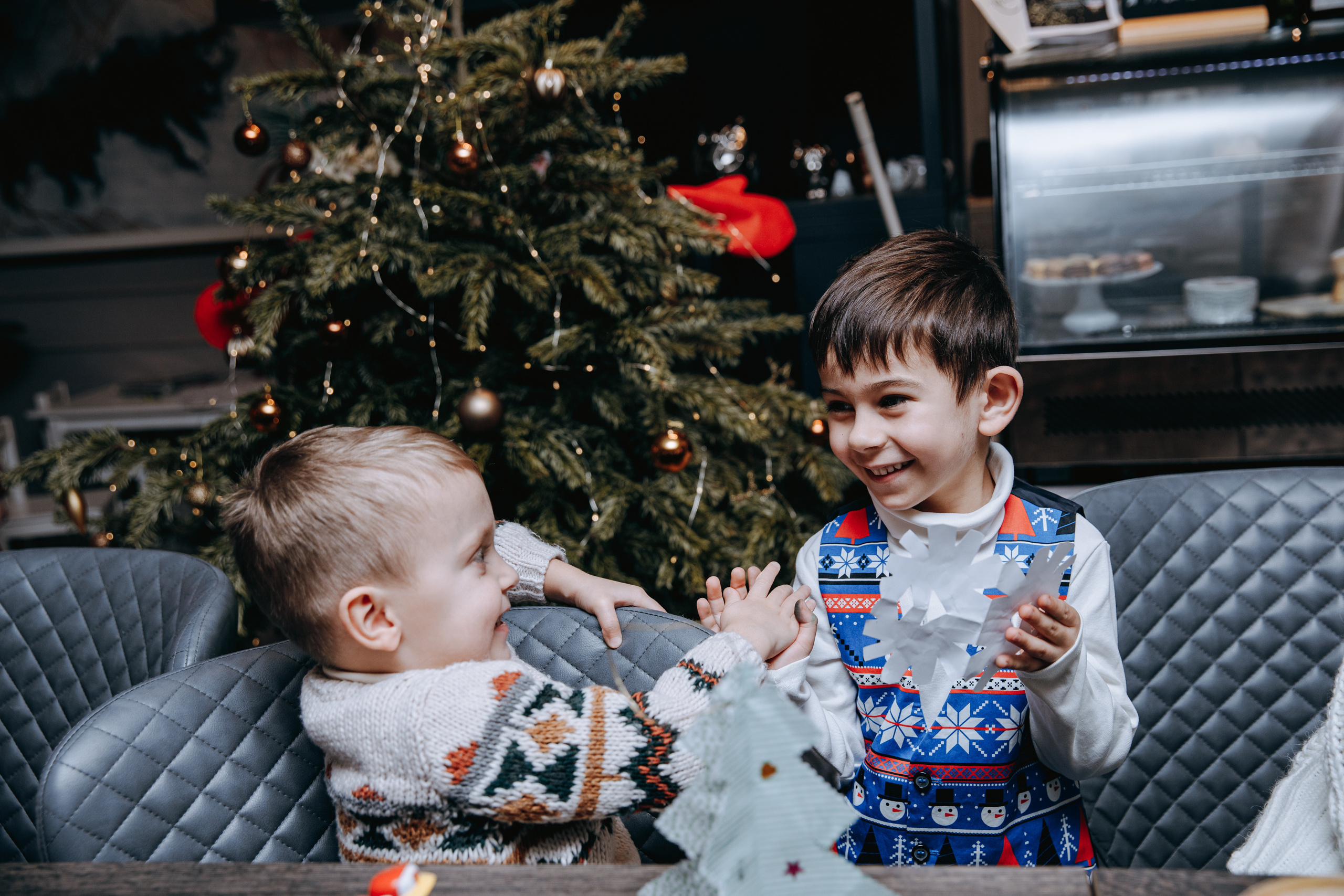 Crafty Christmas Party. Petru Gorea Photography | Family | Portrait | Fashion | Brand