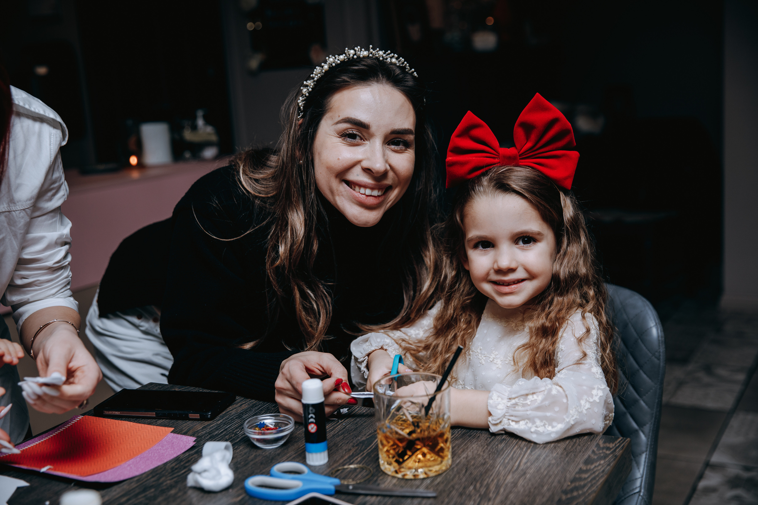 Crafty Christmas Party. Petru Gorea Photography | Family | Portrait | Fashion | Brand