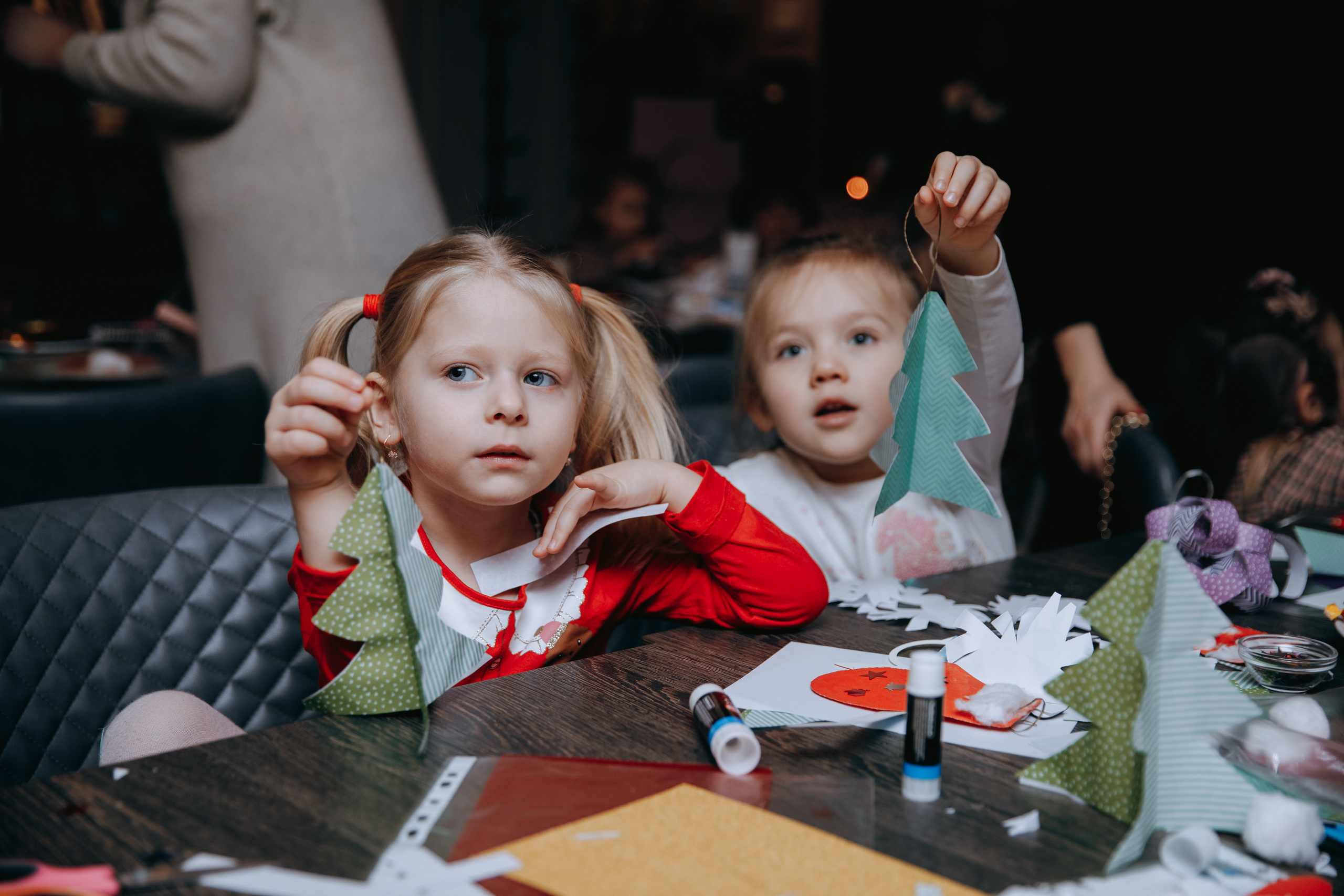 Crafty Christmas Party. Petru Gorea Photography | Family | Portrait | Fashion | Brand