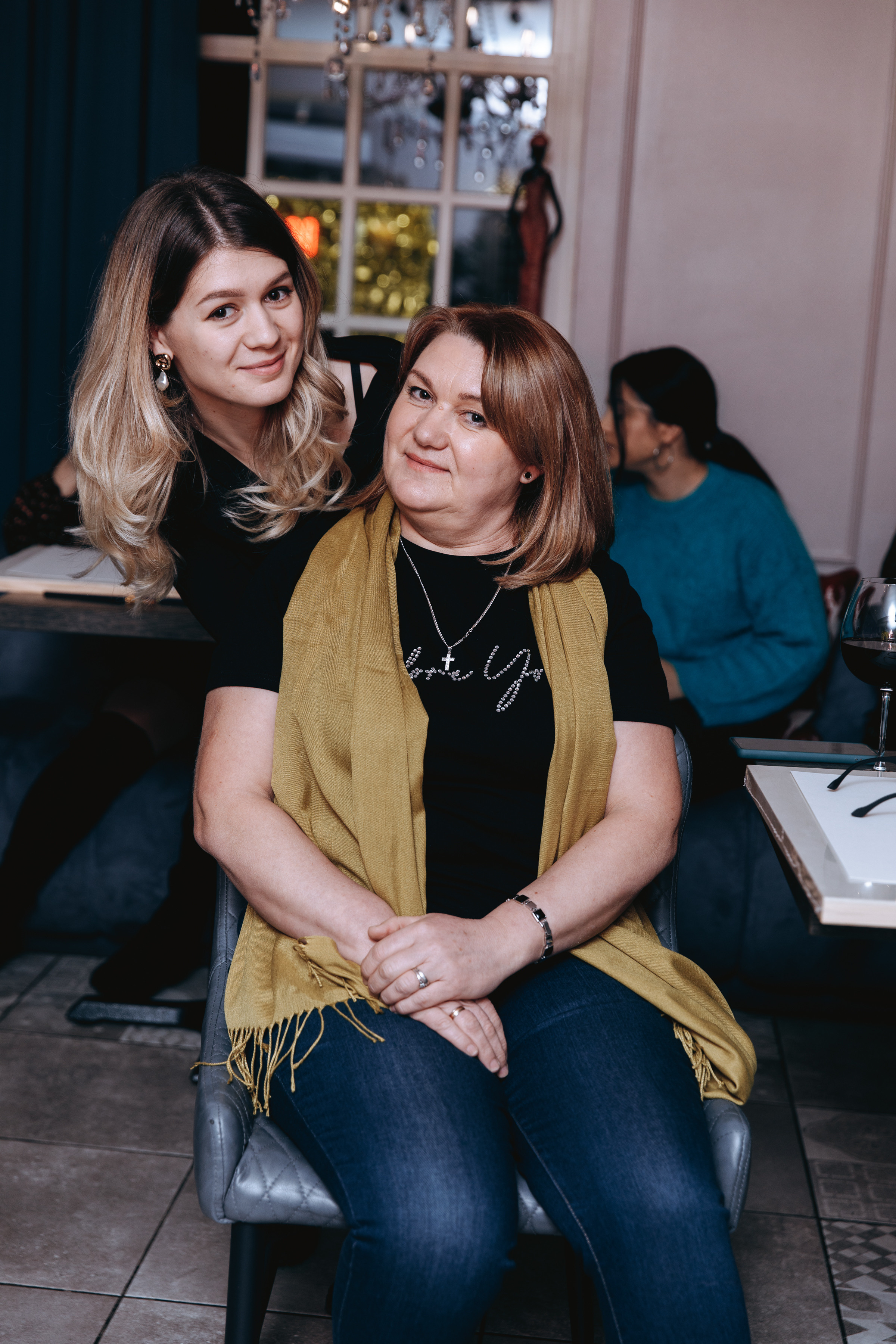 Painting with wine. Petru Gorea Photography | Family | Portrait | Fashion | Brand