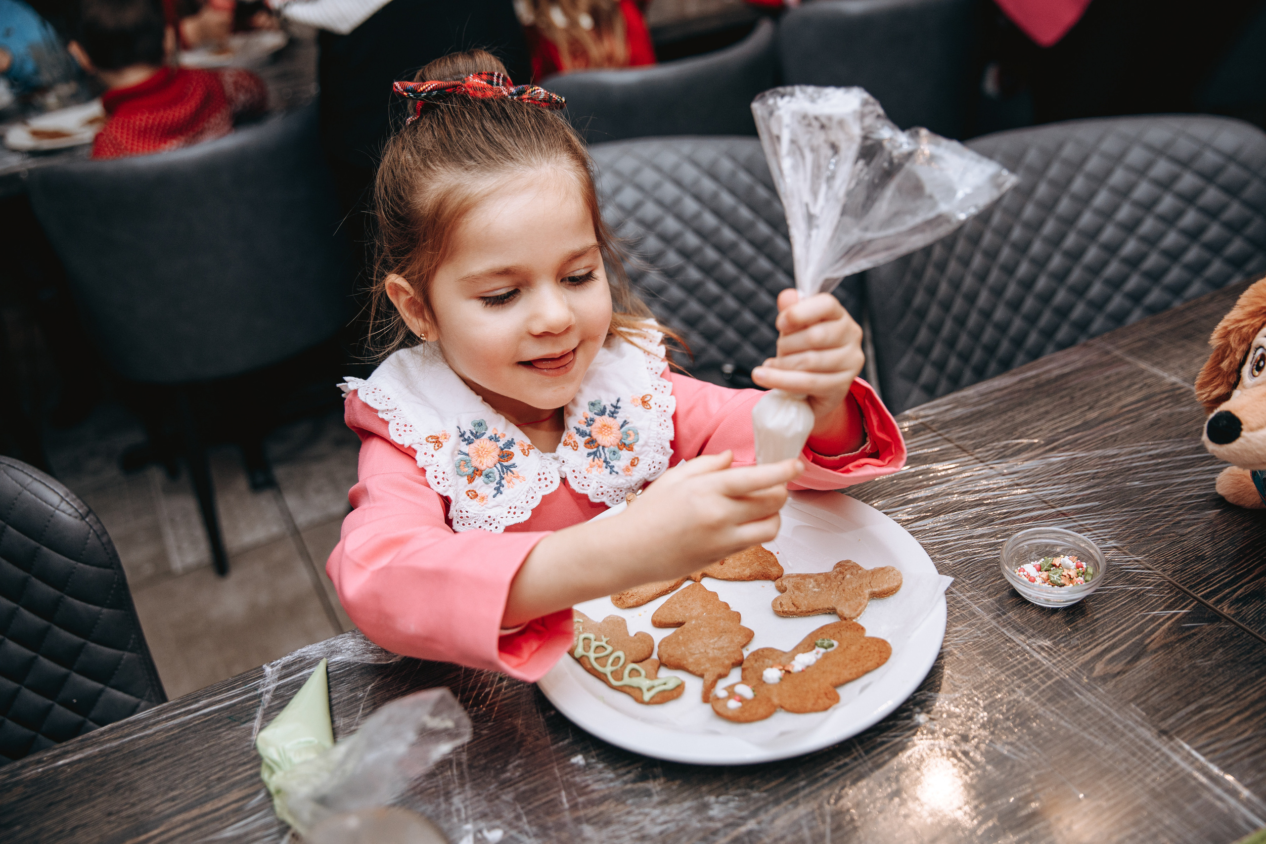 Cookies for Santa. Petru Gorea Photography | Family | Portrait | Fashion | Brand