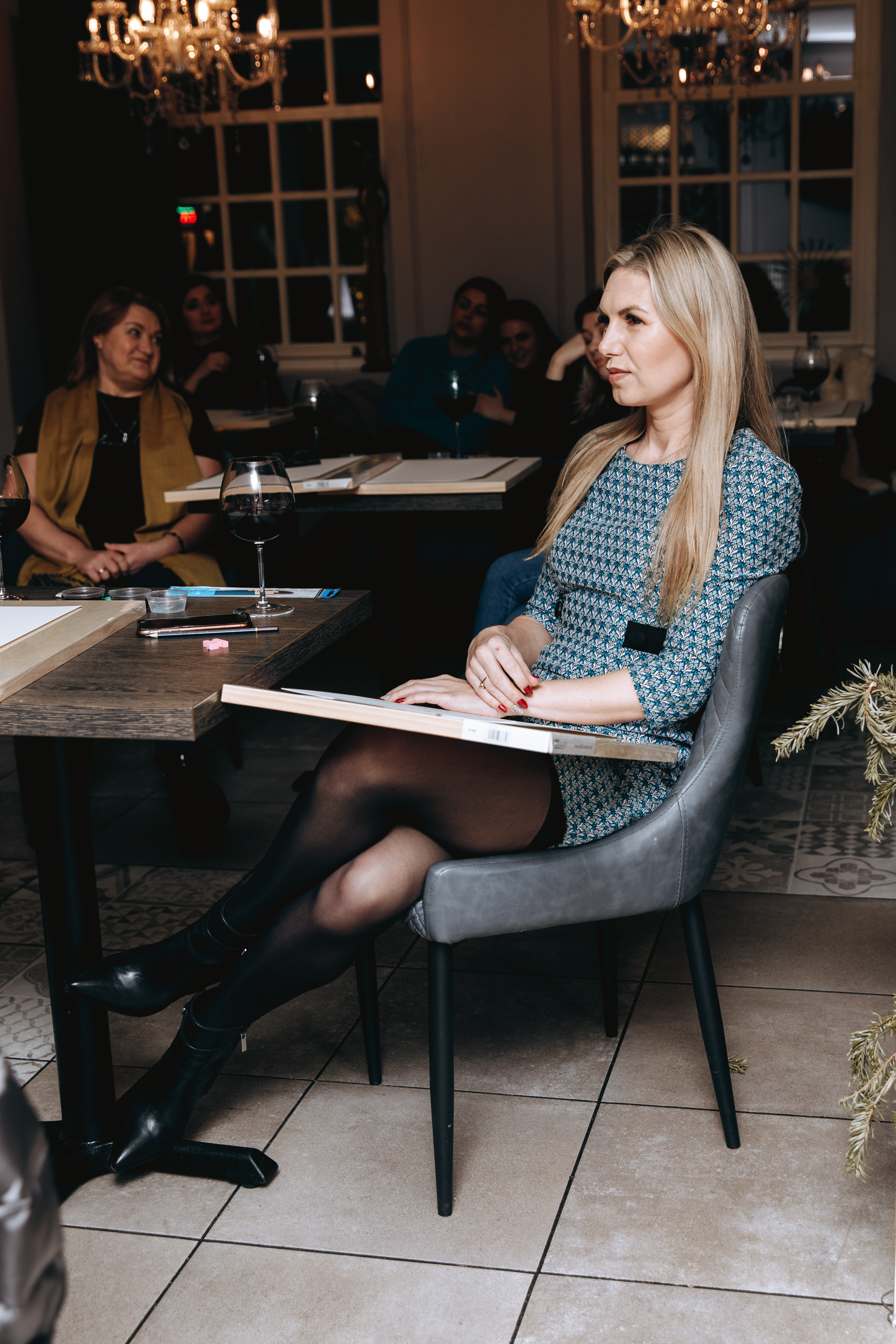 Painting with wine. Petru Gorea Photography | Family | Portrait | Fashion | Brand