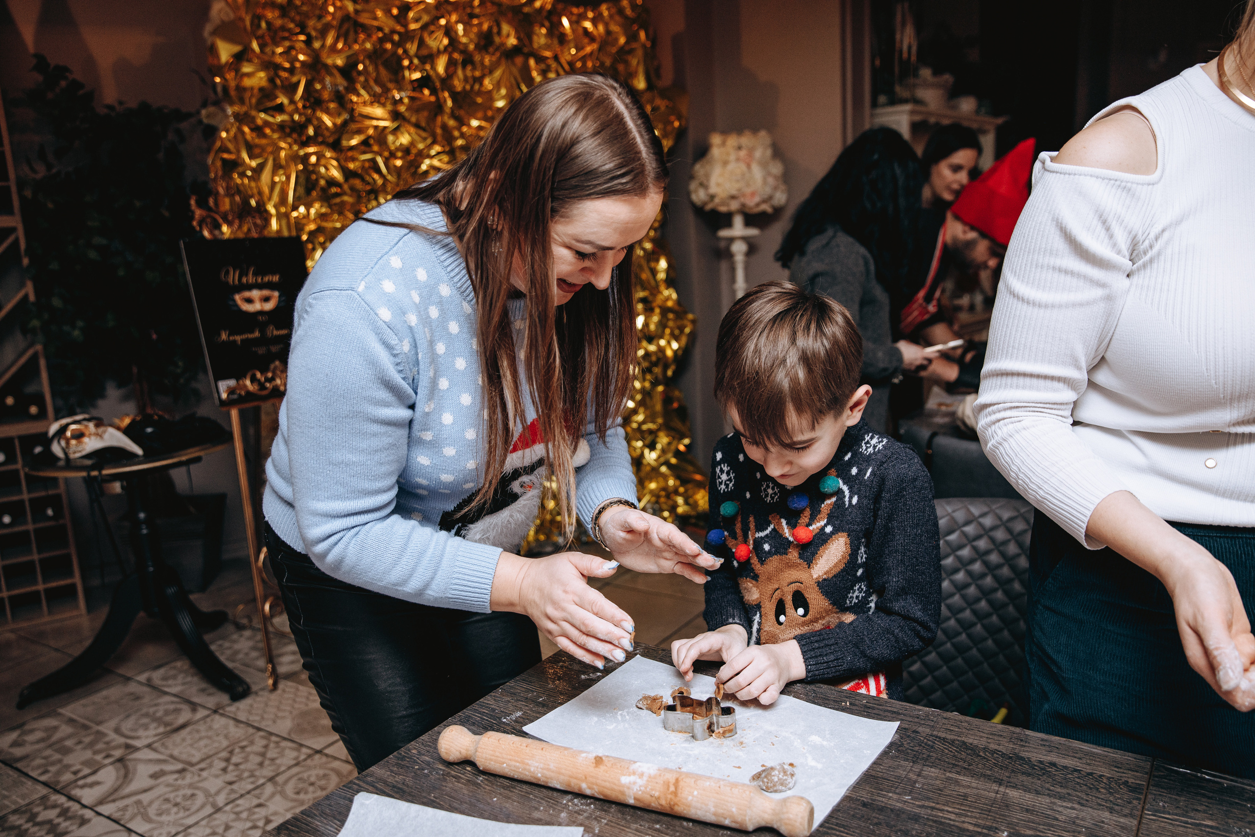Cookies for Santa. Petru Gorea Photography | Family | Portrait | Fashion | Brand