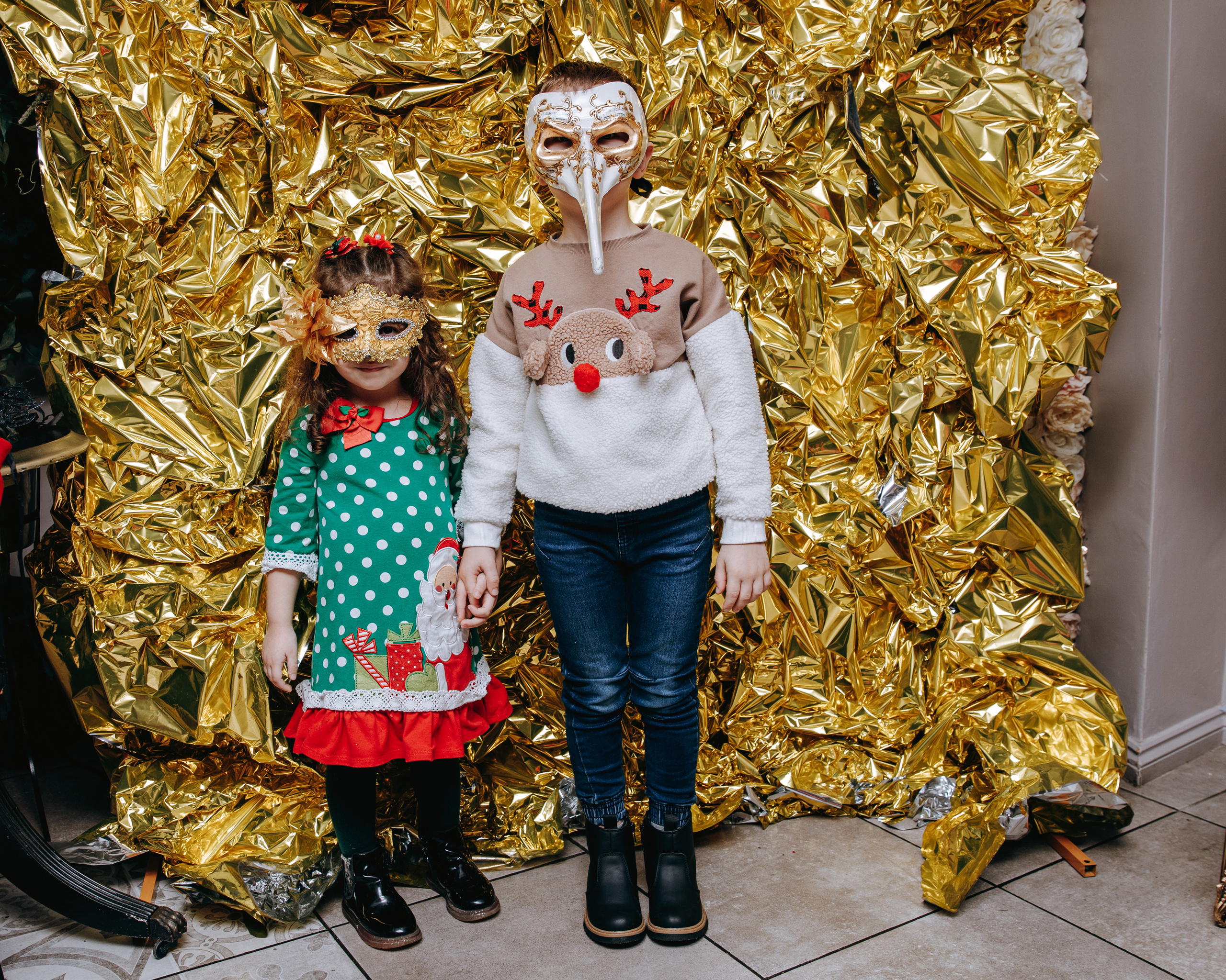 Crafty Christmas Party. Petru Gorea Photography | Family | Portrait | Fashion | Brand