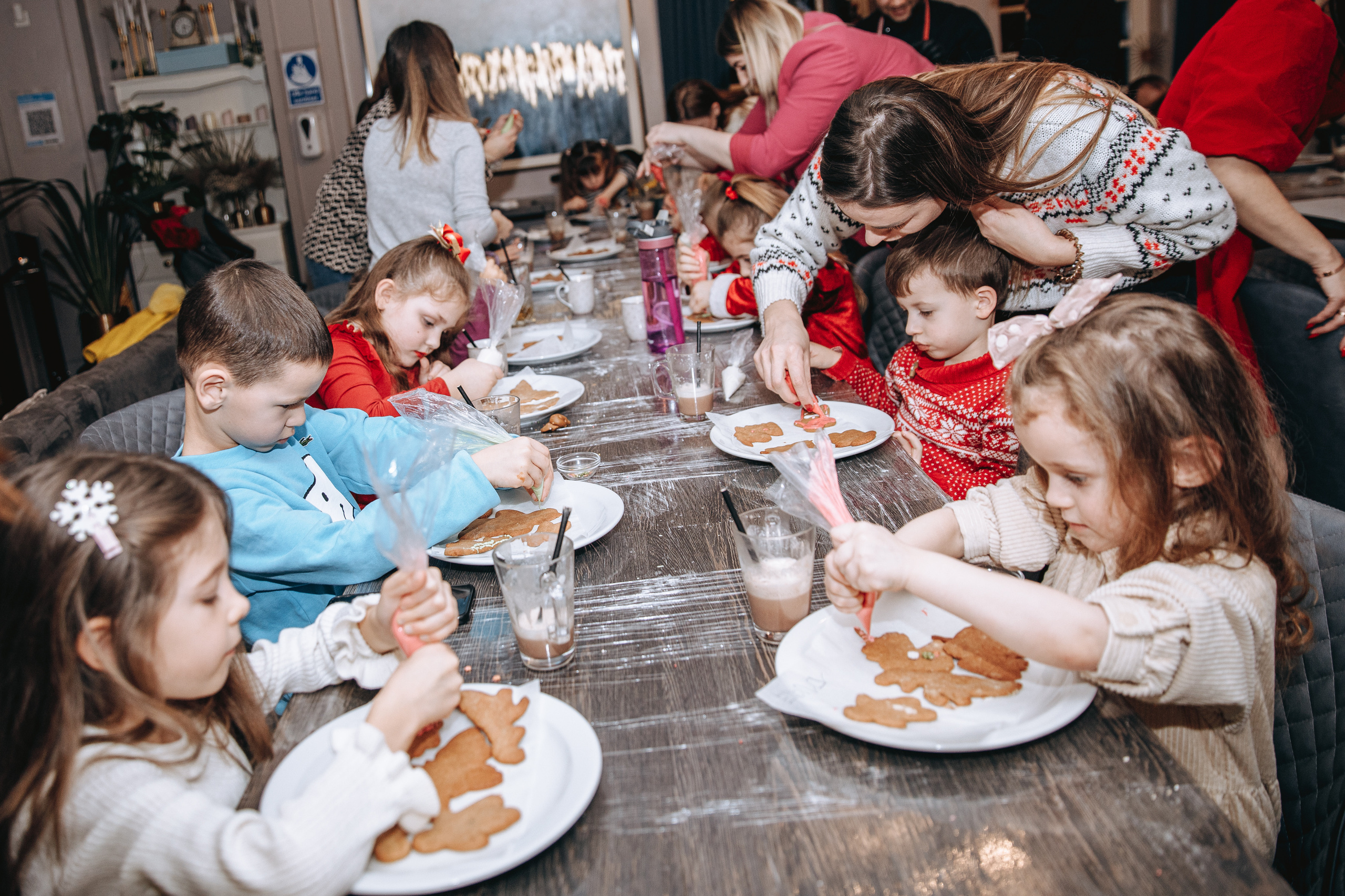 Cookies for Santa. Petru Gorea Photography | Family | Portrait | Fashion | Brand
