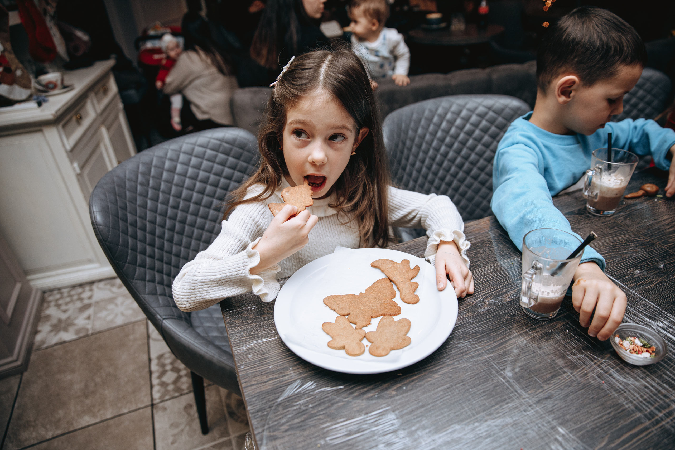 Cookies for Santa. Petru Gorea Photography | Family | Portrait | Fashion | Brand