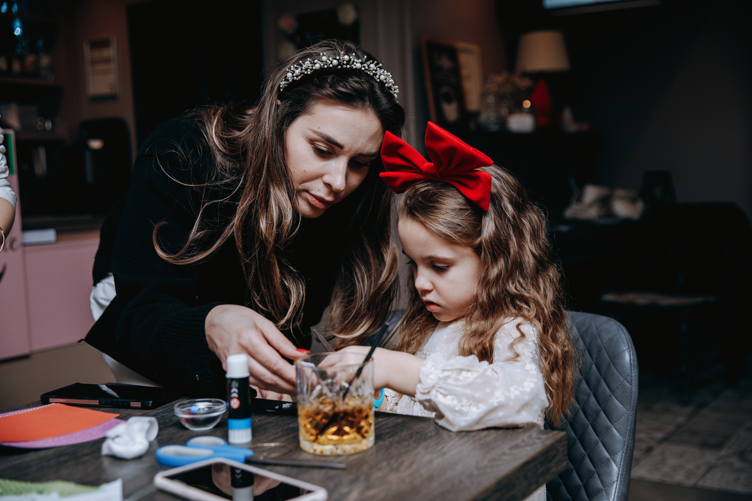 Crafty Christmas Party. Petru Gorea Photography | Family | Portrait | Fashion | Brand