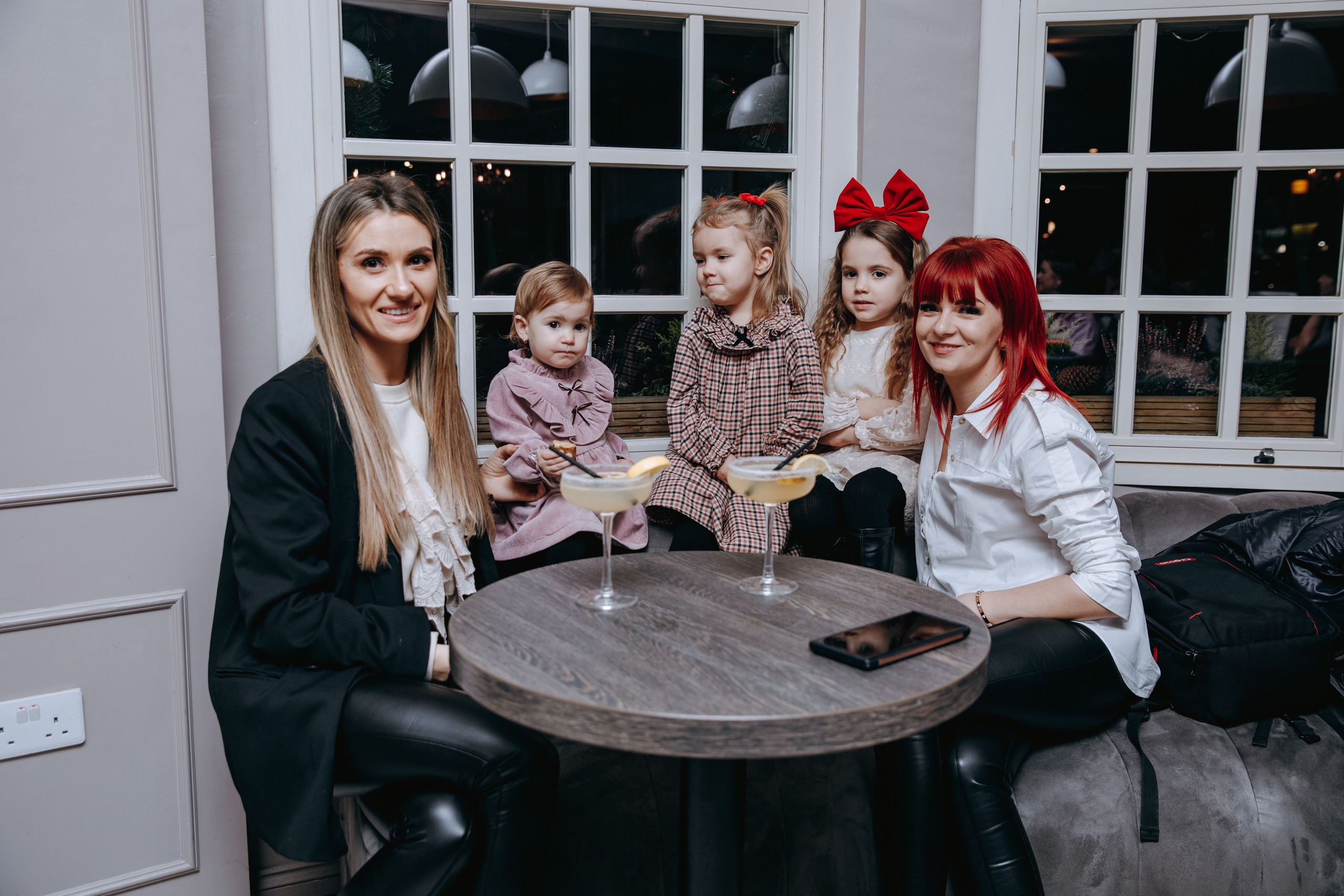 Crafty Christmas Party. Petru Gorea Photography | Family | Portrait | Fashion | Brand