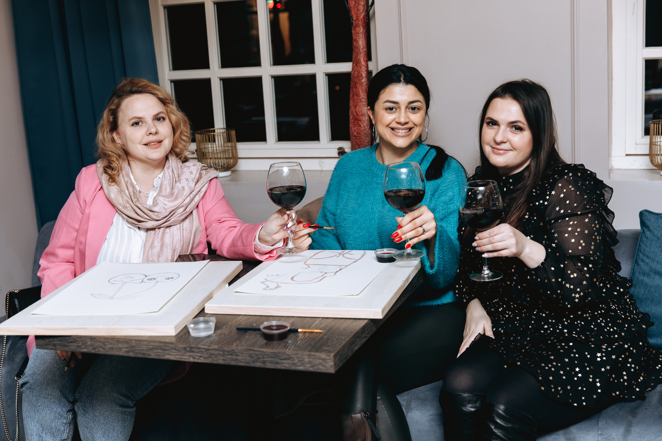 Painting with wine. Petru Gorea Photography | Family | Portrait | Fashion | Brand