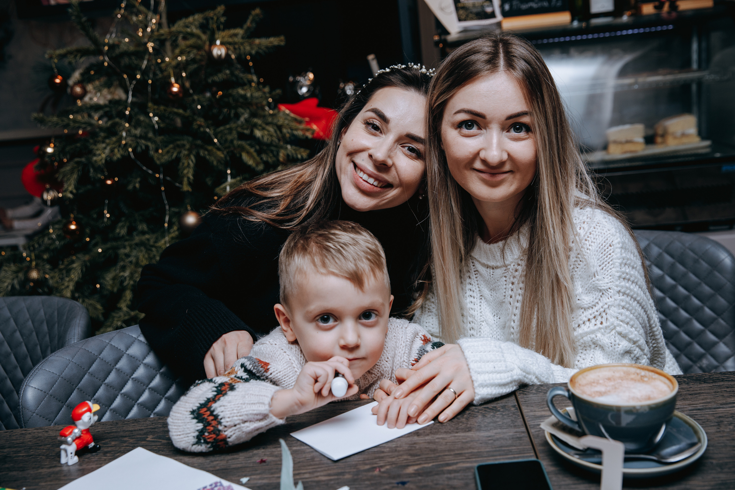 Crafty Christmas Party. Petru Gorea Photography | Family | Portrait | Fashion | Brand