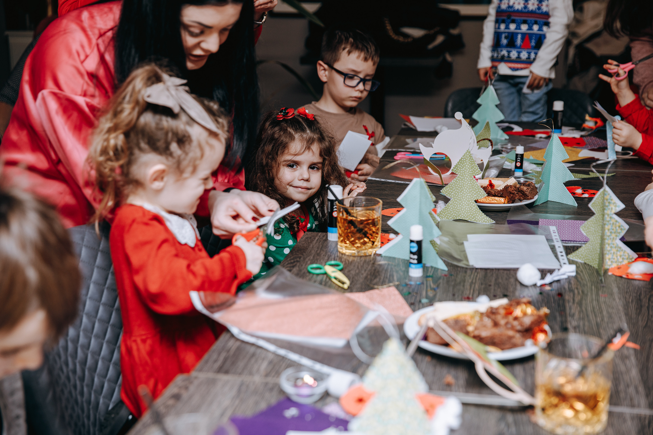 Crafty Christmas Party. Petru Gorea Photography | Family | Portrait | Fashion | Brand