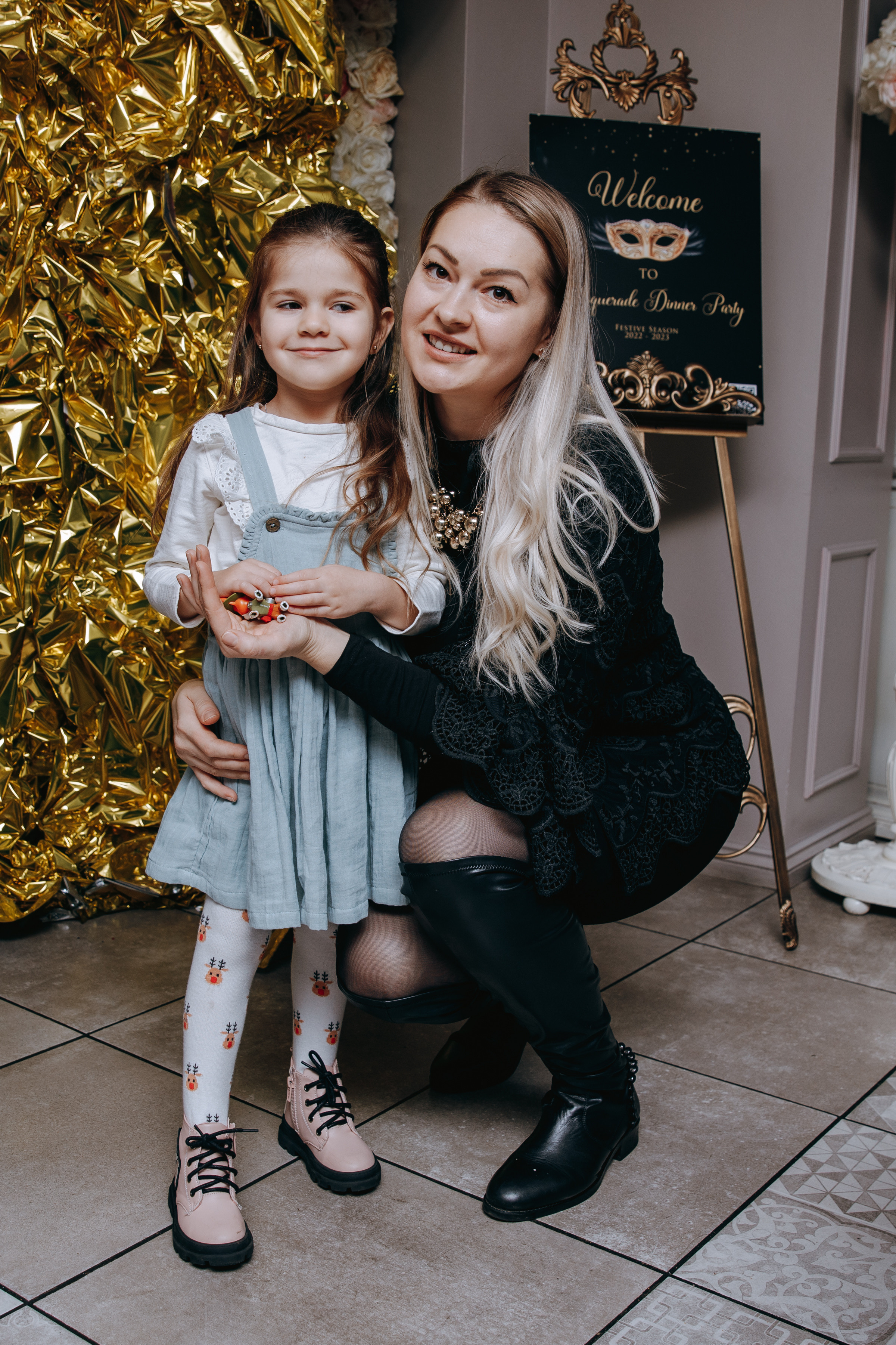 Crafty Christmas Party. Petru Gorea Photography | Family | Portrait | Fashion | Brand