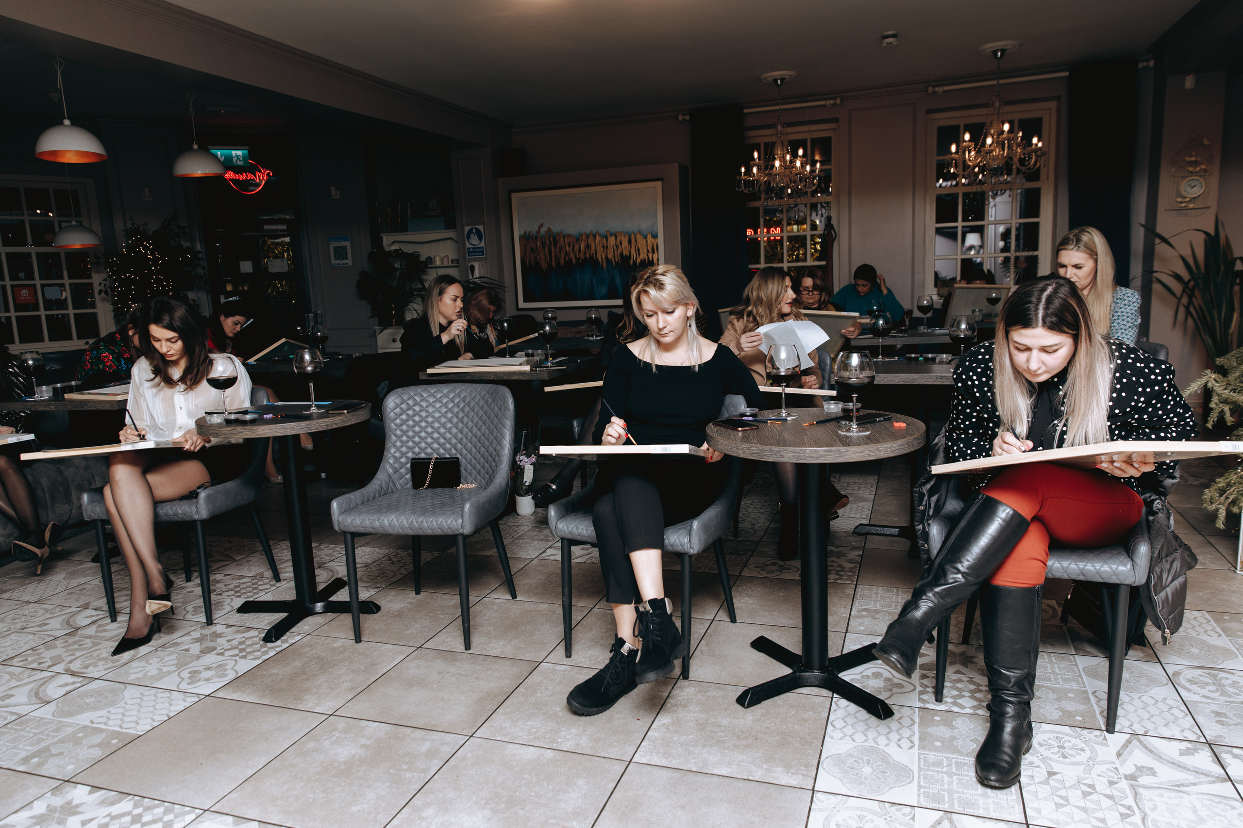 Painting with wine. Petru Gorea Photography | Family | Portrait | Fashion | Brand