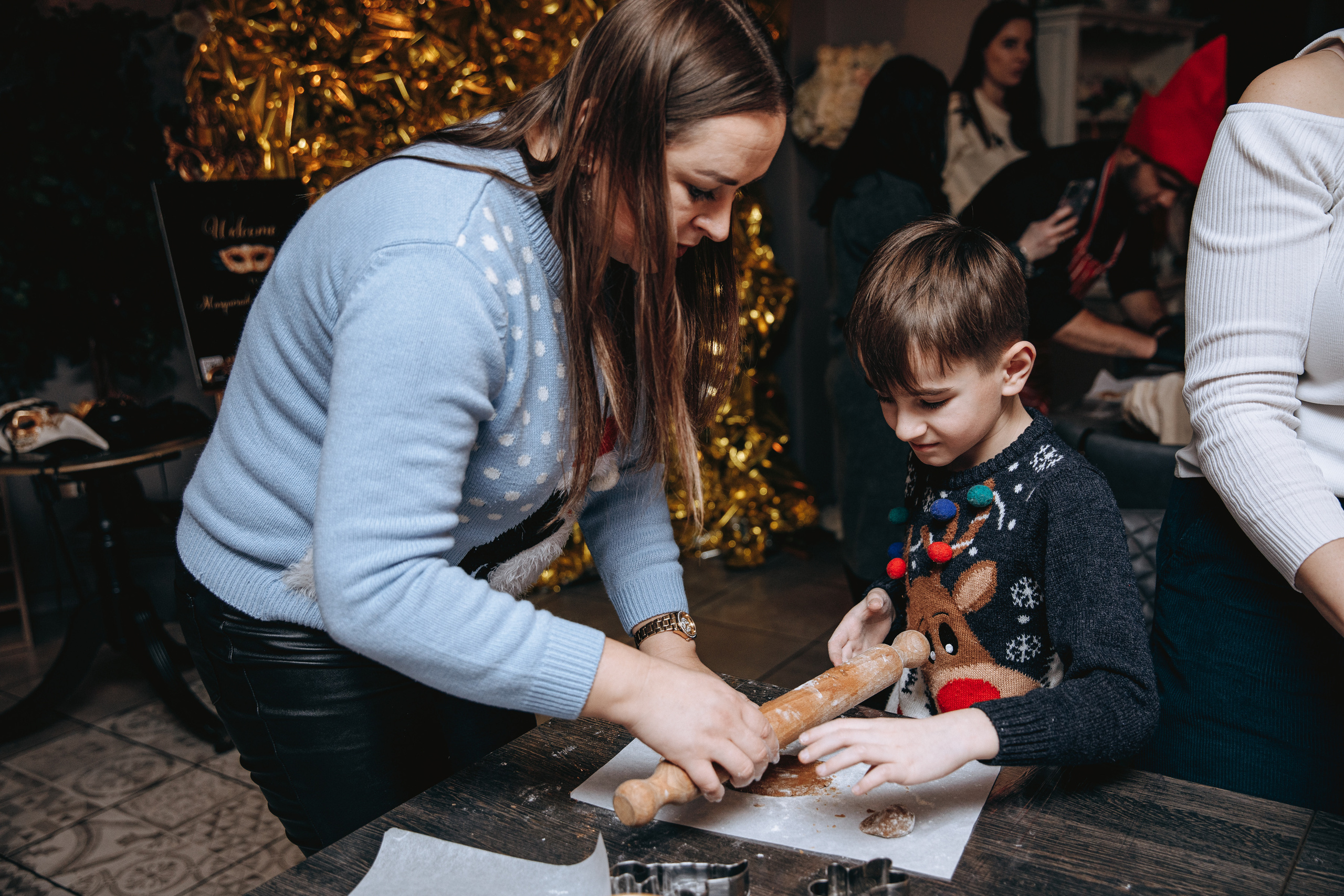 Cookies for Santa. Petru Gorea Photography | Family | Portrait | Fashion | Brand