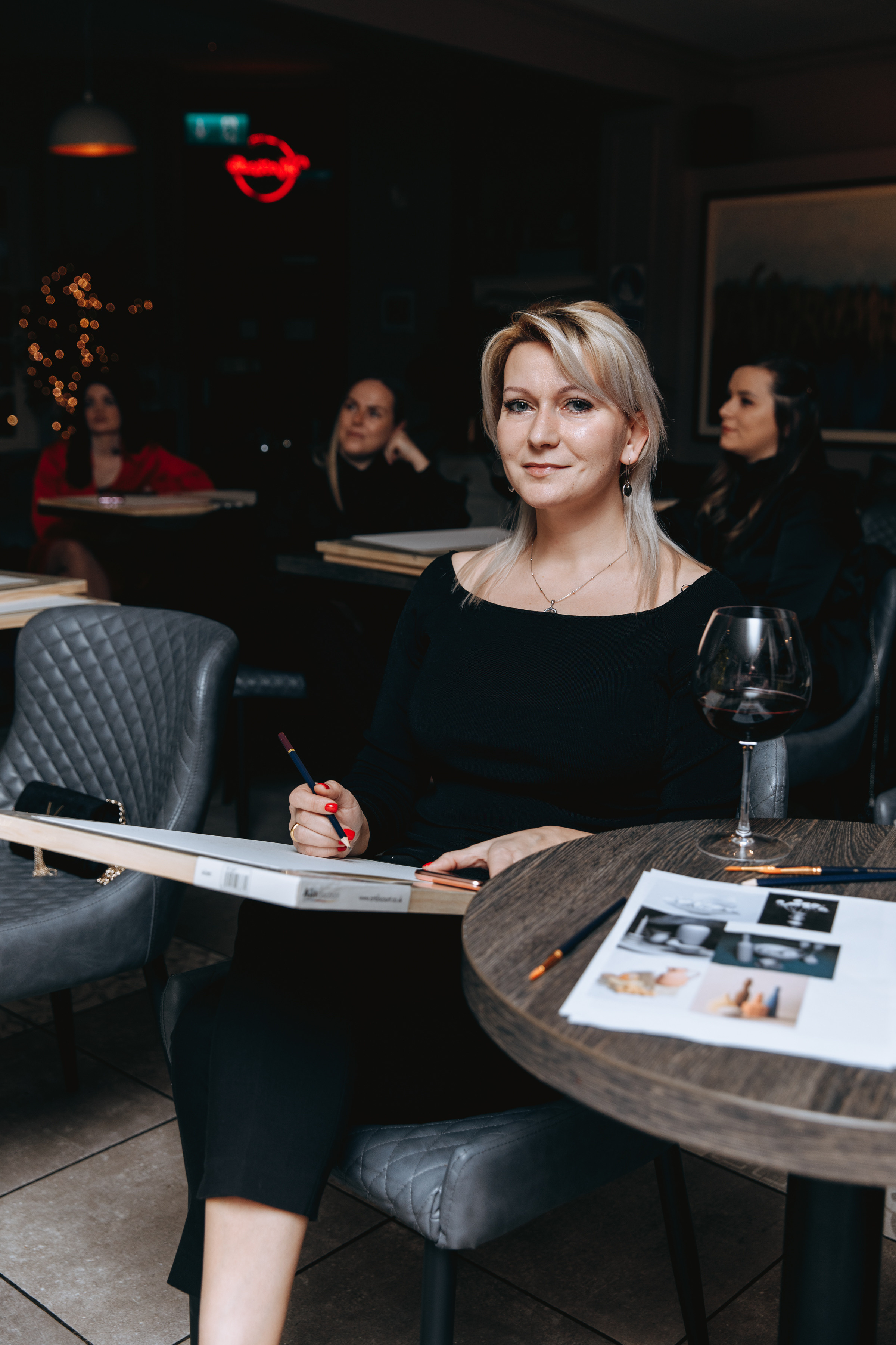 Painting with wine. Petru Gorea Photography | Family | Portrait | Fashion | Brand