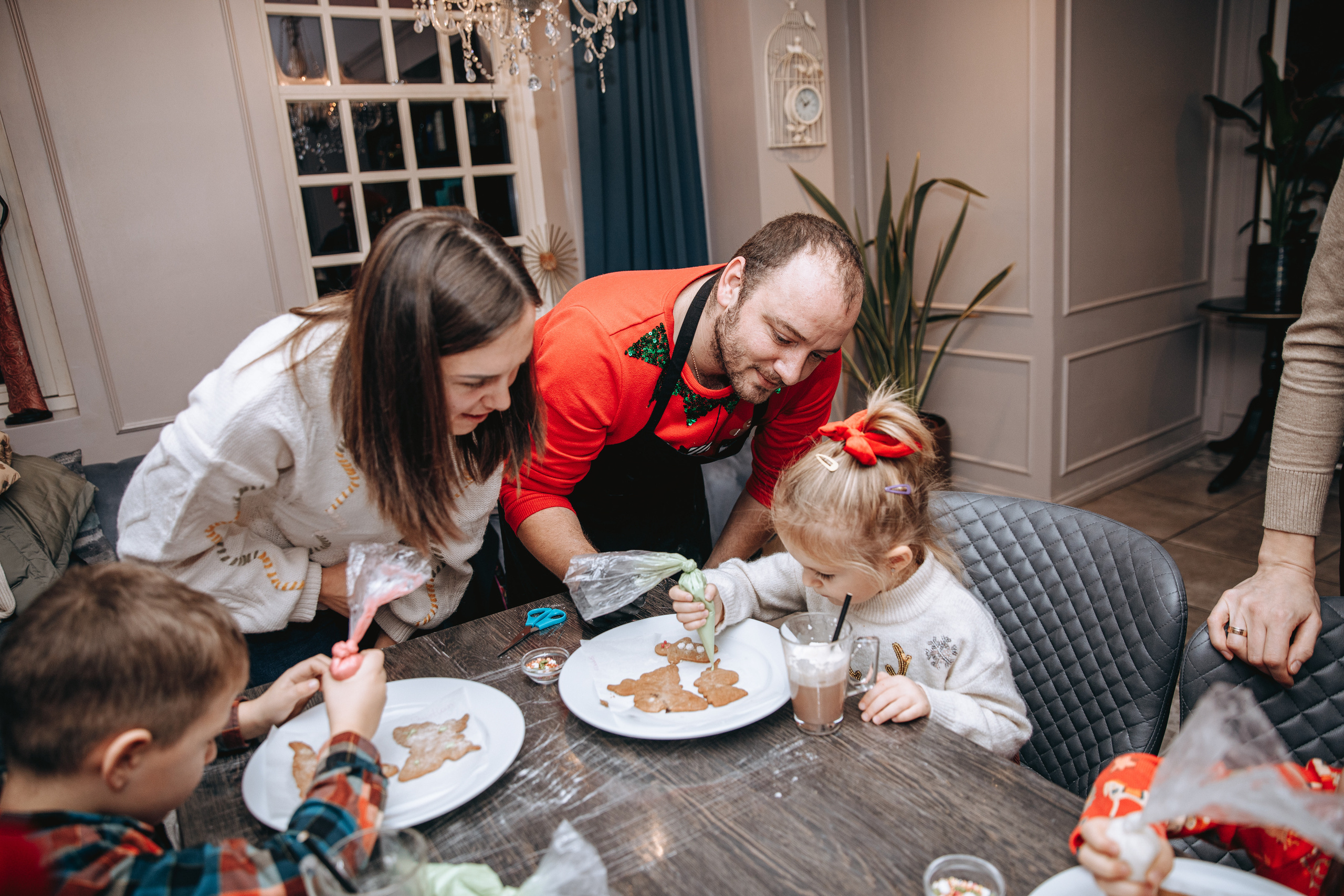 Cookies for Santa. Petru Gorea Photography | Family | Portrait | Fashion | Brand
