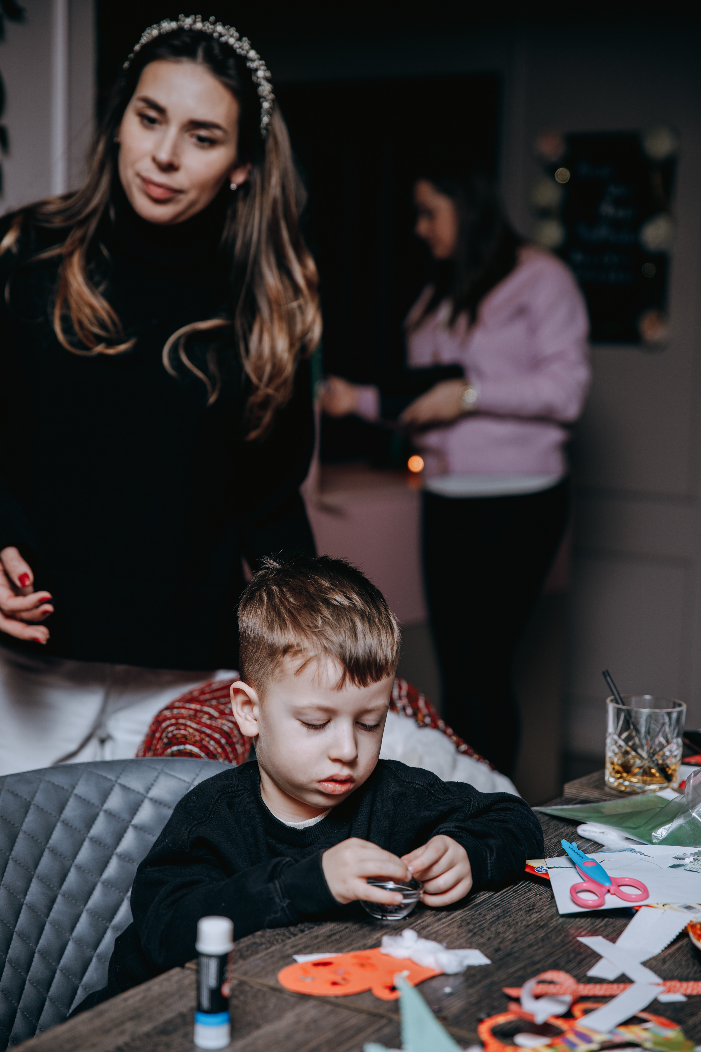 Crafty Christmas Party. Petru Gorea Photography | Family | Portrait | Fashion | Brand