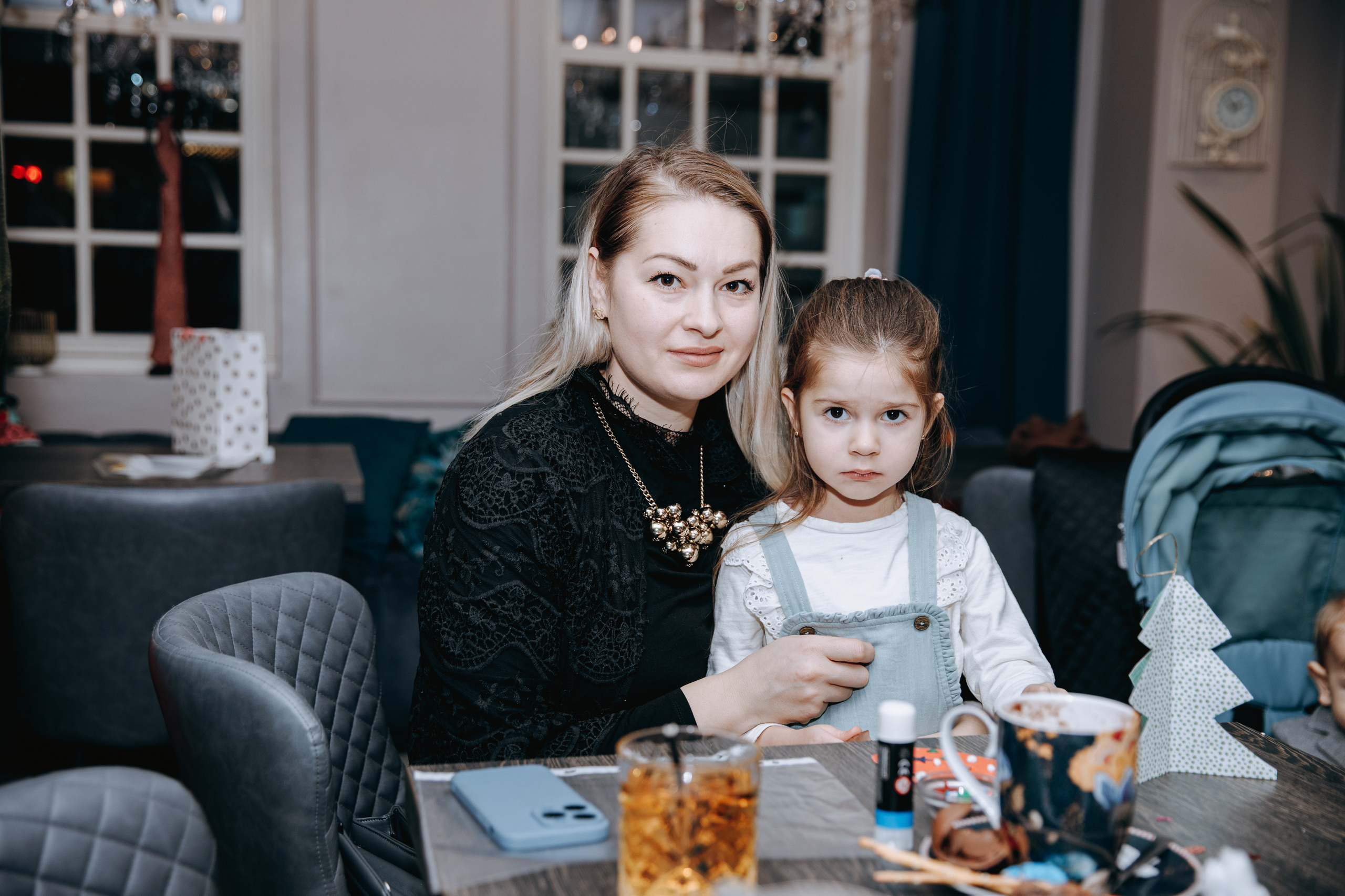 Crafty Christmas Party. Petru Gorea Photography | Family | Portrait | Fashion | Brand
