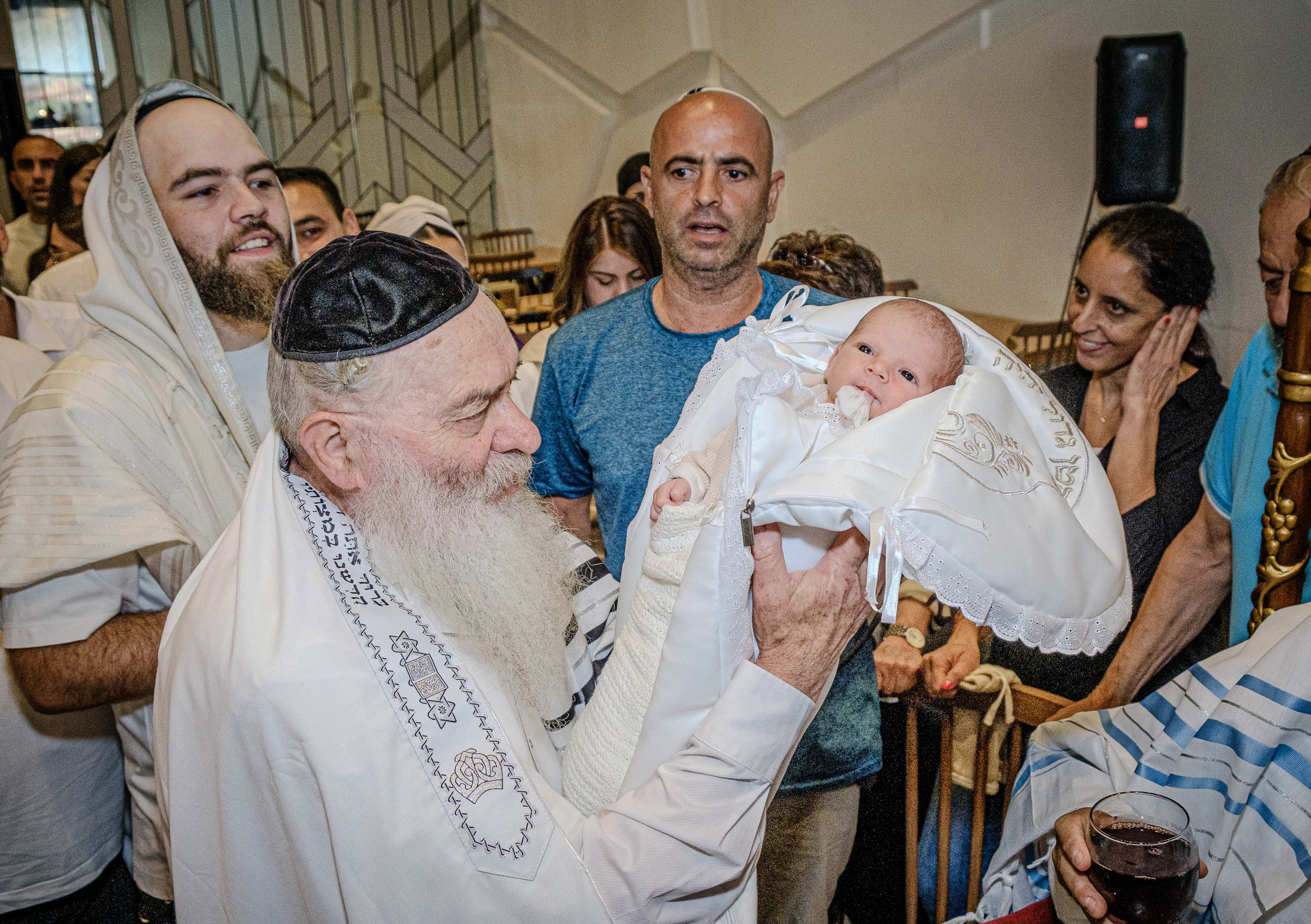 MAY…. Middle East Photo Agency — Photography & Event Magnets — סוכנות צילום והדפסת מגנטים לאירועים