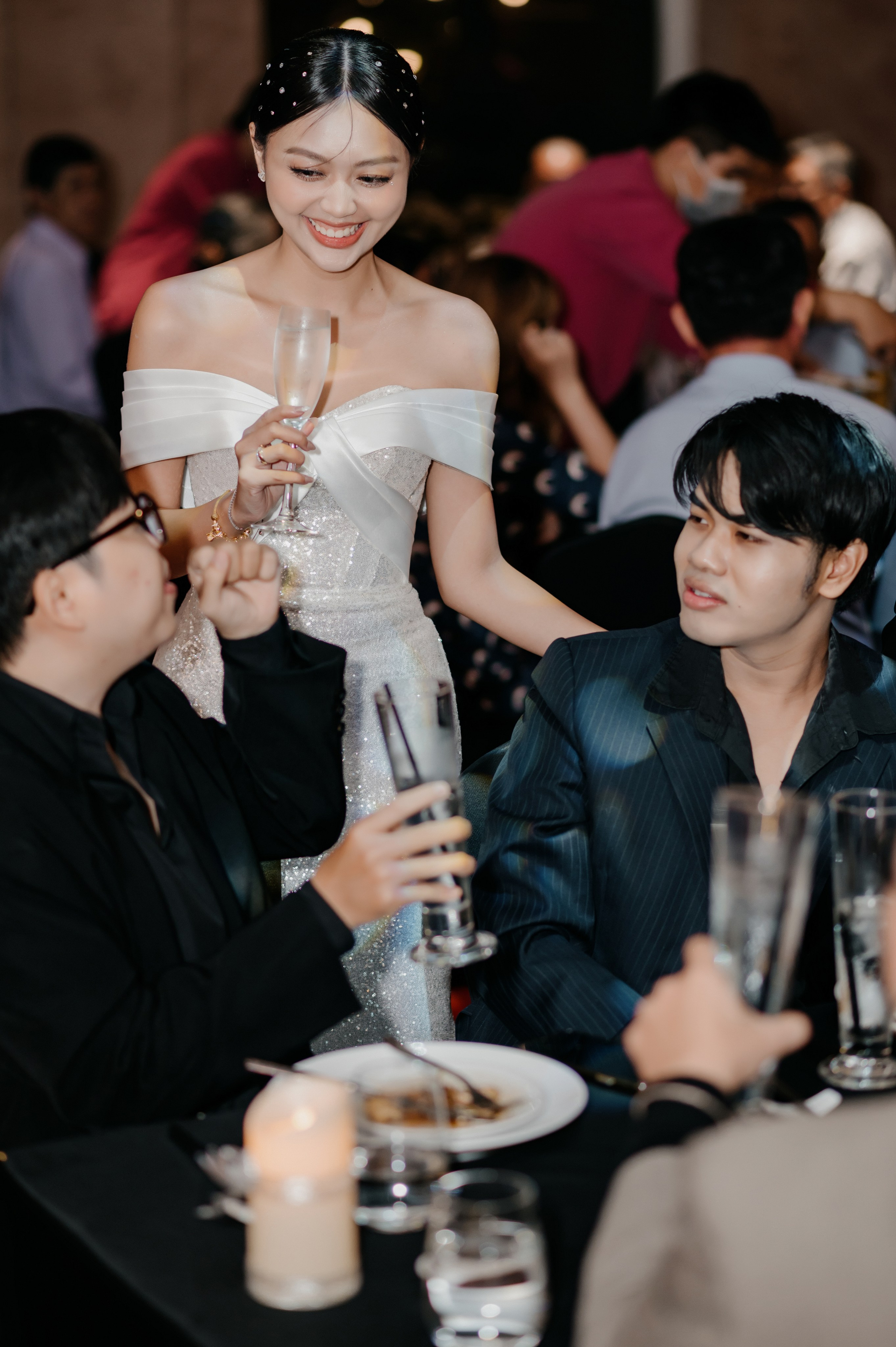 KHANG & QUYEN / Lavela Hotel. Saigon Wedding Present | Art Beyond Moments