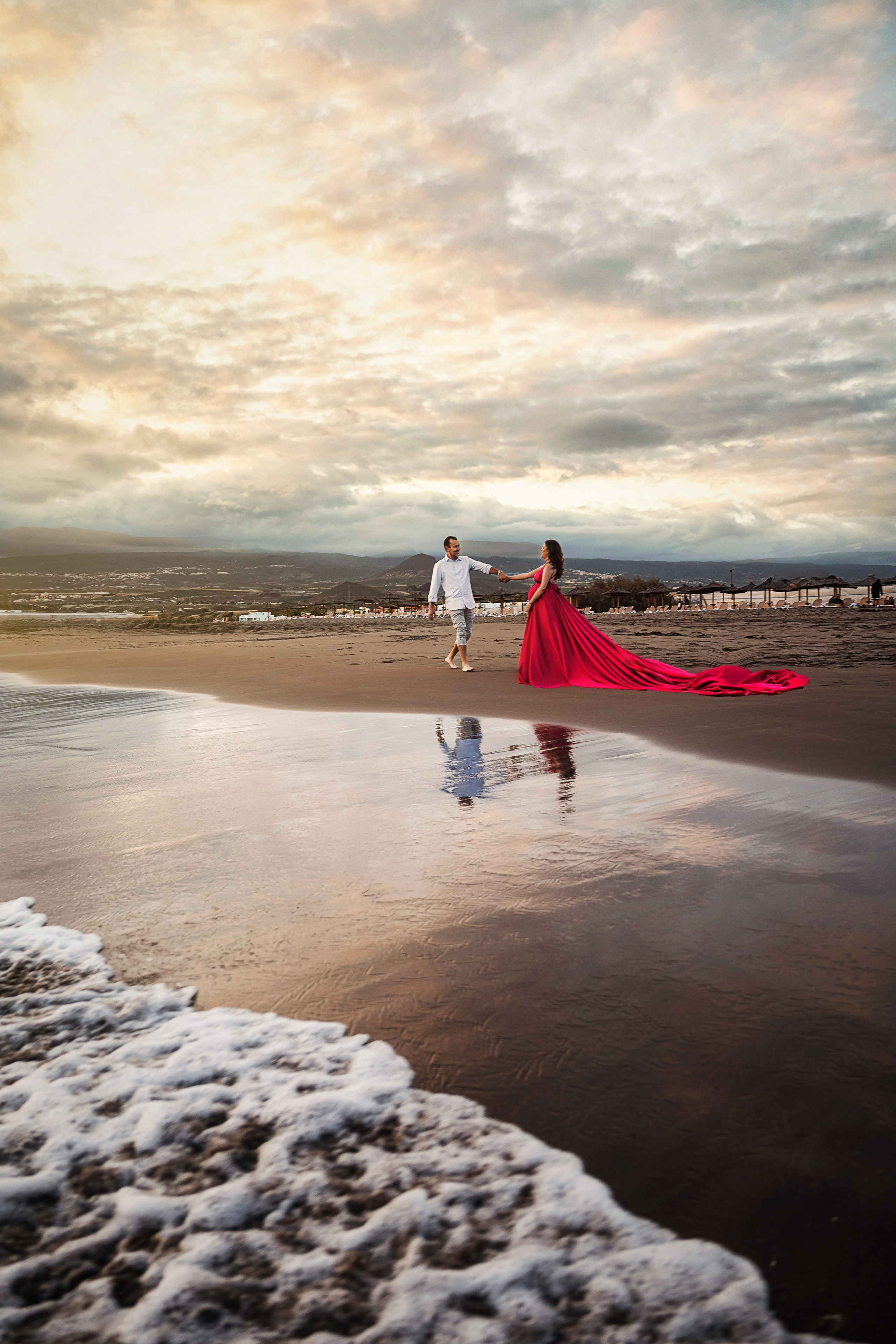 Pregnancy. Family, newborn, maternity, wedding, couple, proposal photographer in Tenerife | Flying dress photoshoots | Tania Bonnet