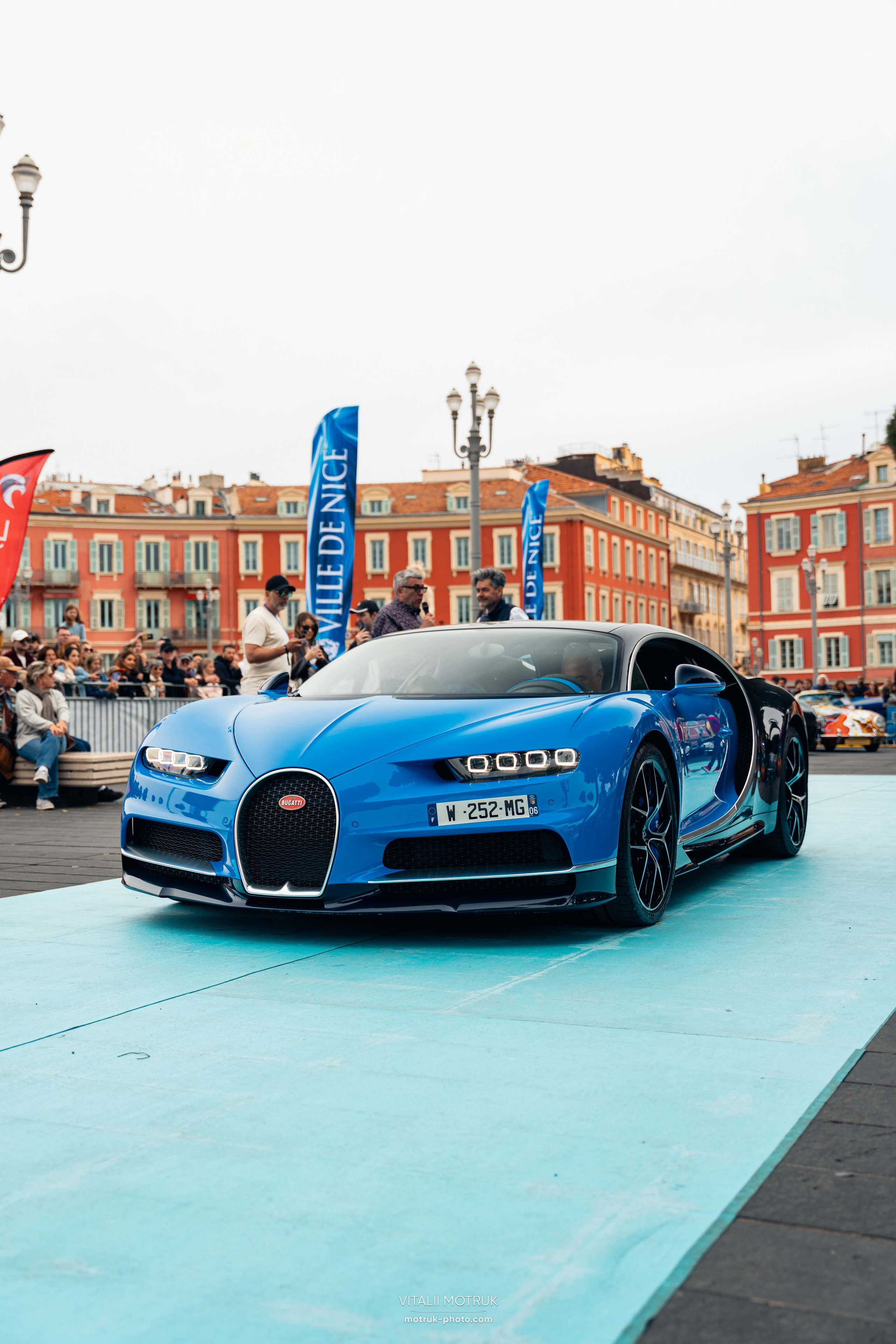 Legends de Nice. Photographe de voitures à Paris — Vitalii Motruk