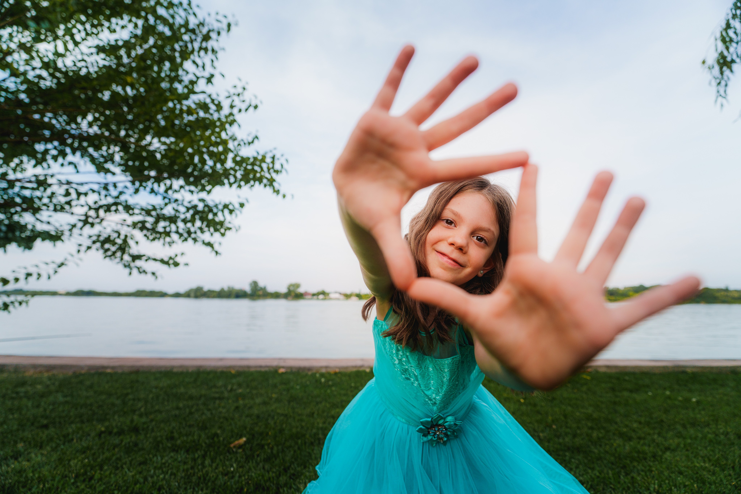 Ședința foto cu Ecaterina și Ilinca – portrete pline de zâmbete și emoție. Liviu Andrei - Fotograf
