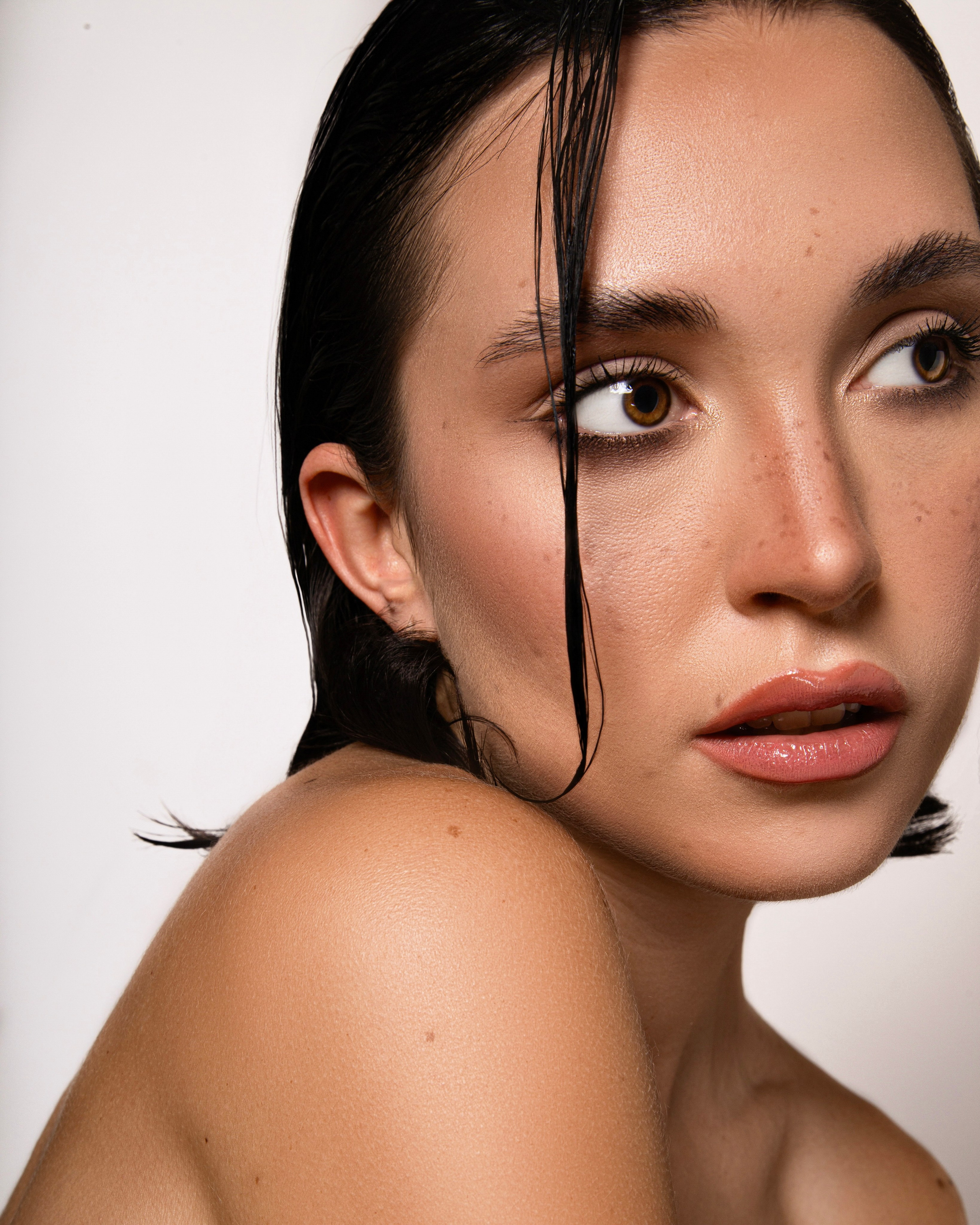 Портфолио. Аяна Крапивкина — профессиональная ретушь и AI-визуал