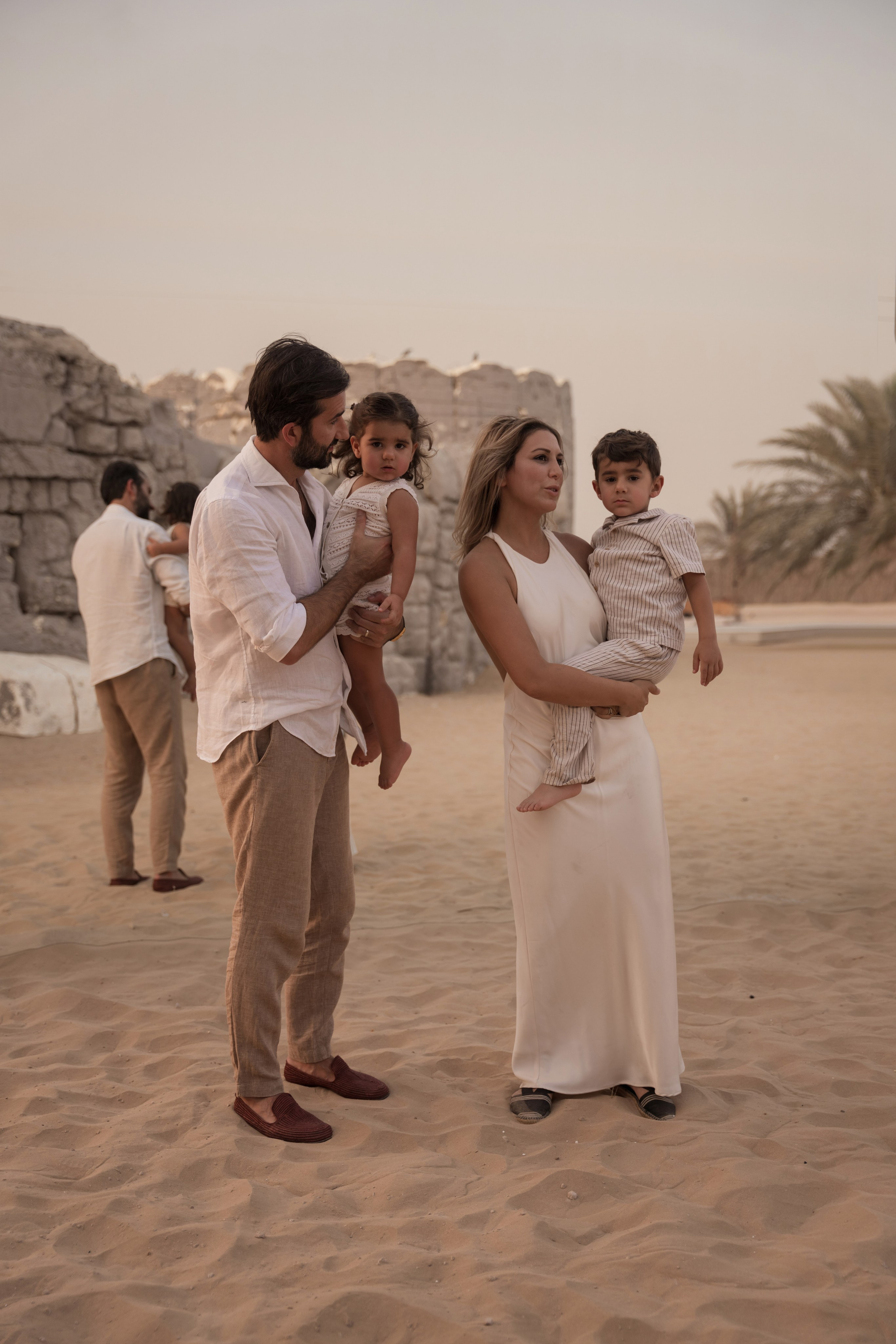 Sun, sand & family. Angela Iakovleva — Family Photographer in Dubai