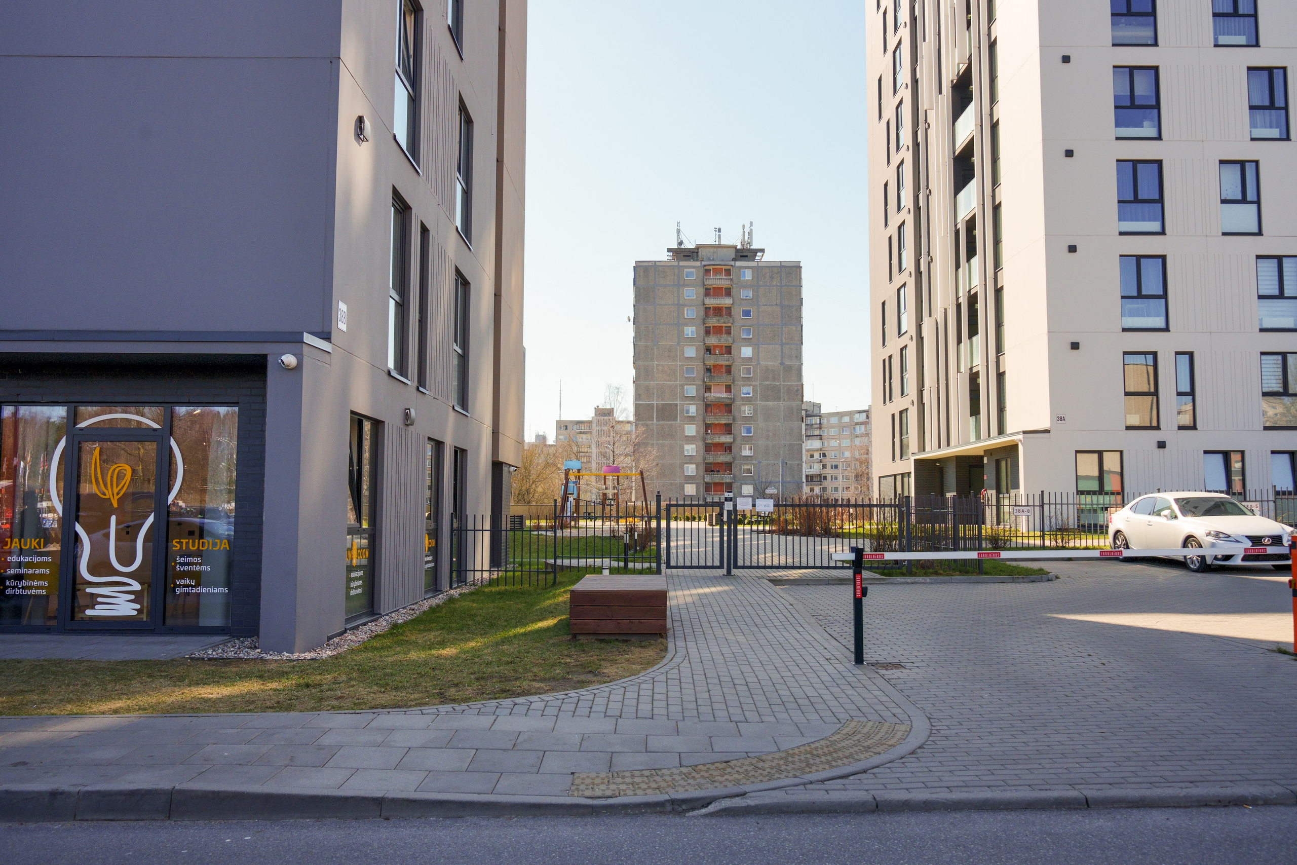 Viršuliškių g. 38B. Elina Sapiega fotografė Vilniuje