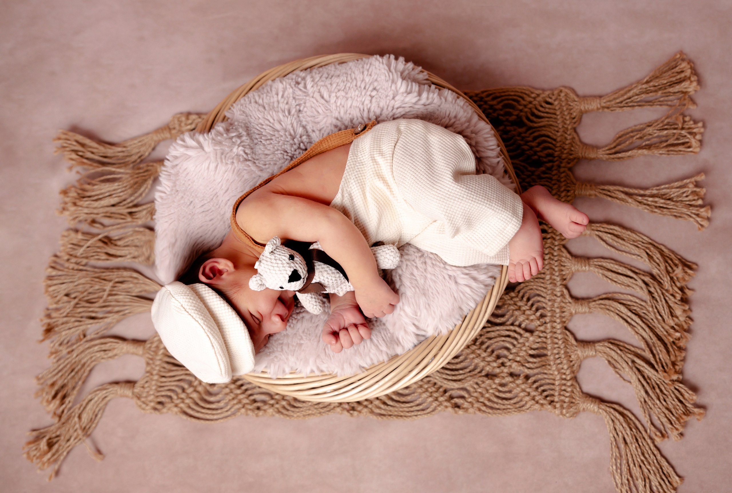 Newborn Photoshoot. Professional Photograher, Antwerpen/Belgium
