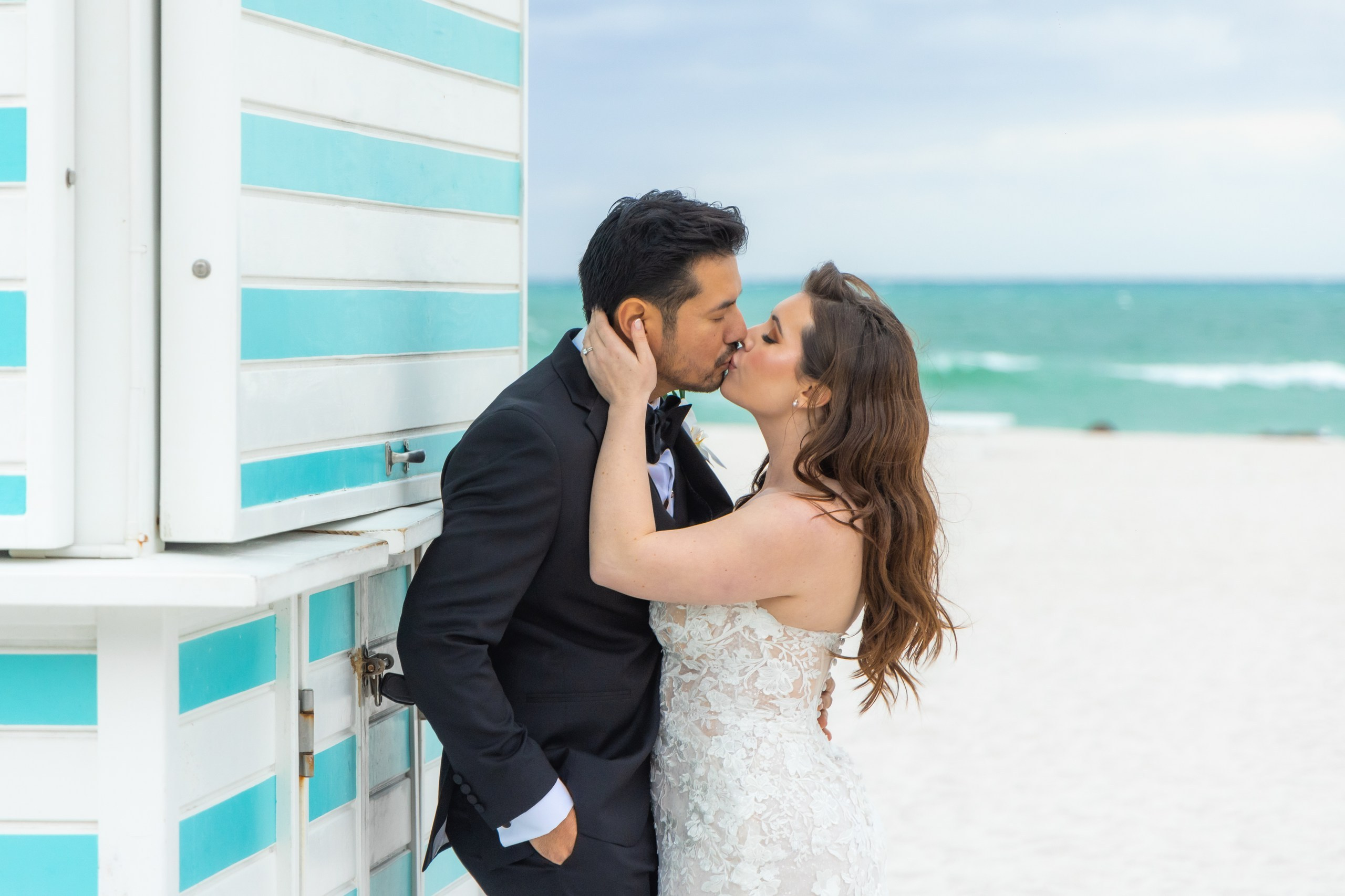 Alyssa and Daniel, The Palms Hotel, Miami. Wedding Photo & Video