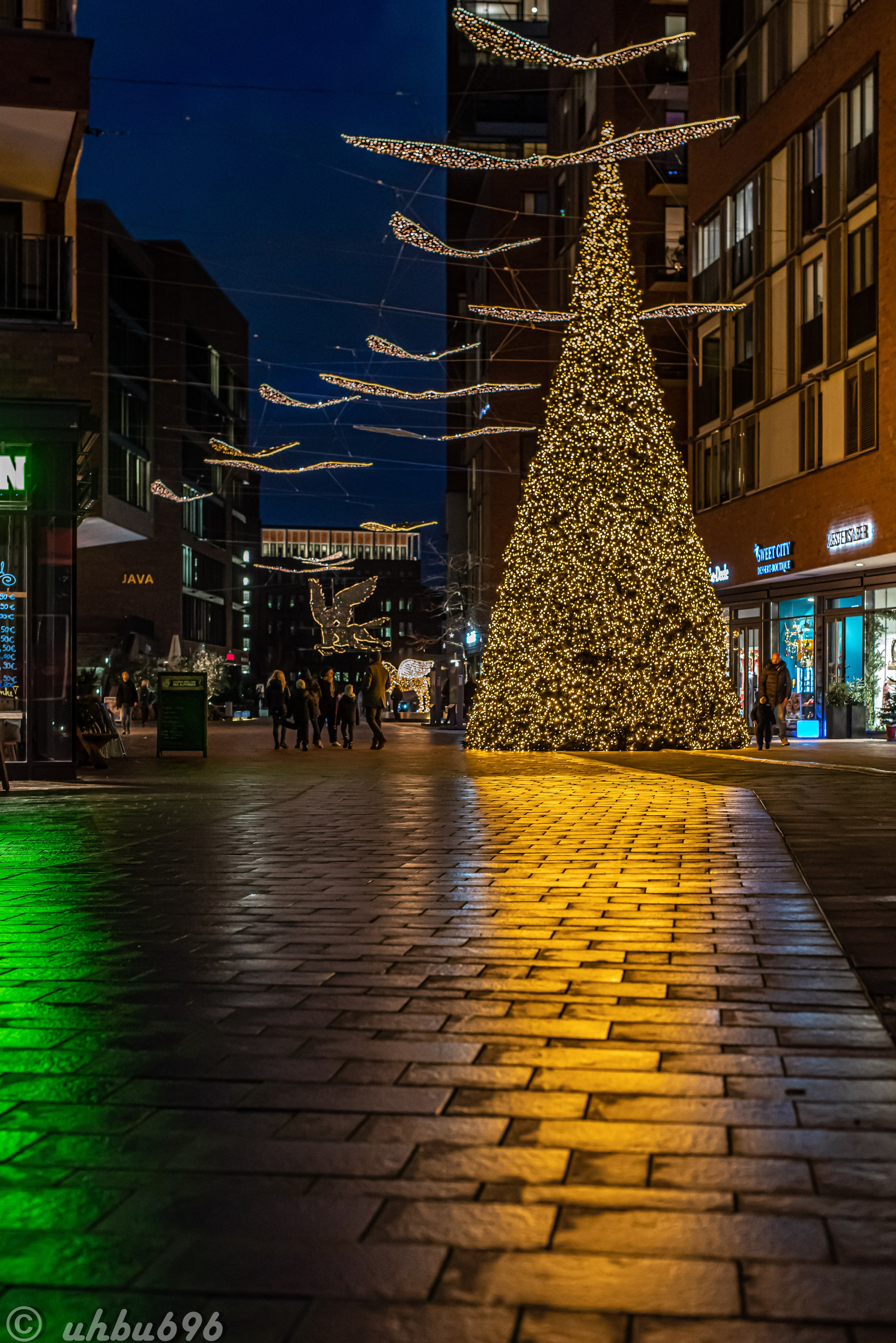 Speicherstadt in Hamburg — Historic Warehouse District by the Water. ReCity — local city news that matter, no noise
