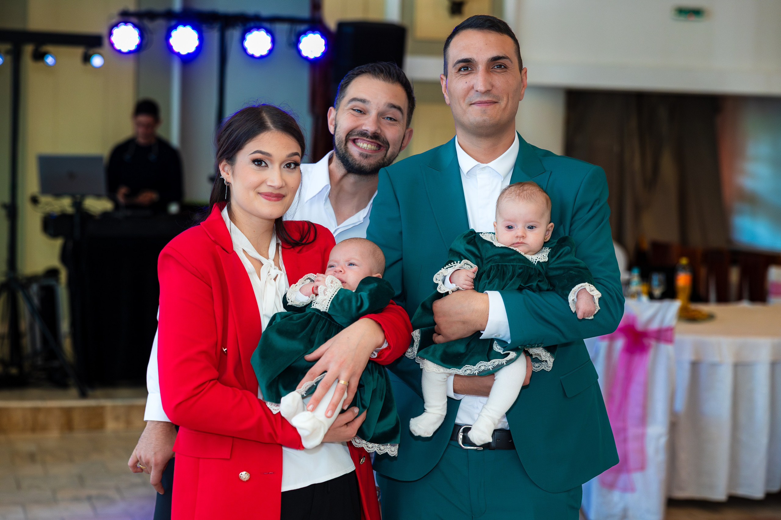 Botez Natalia si Carolina. Ionut Brehuescu — Fotograf