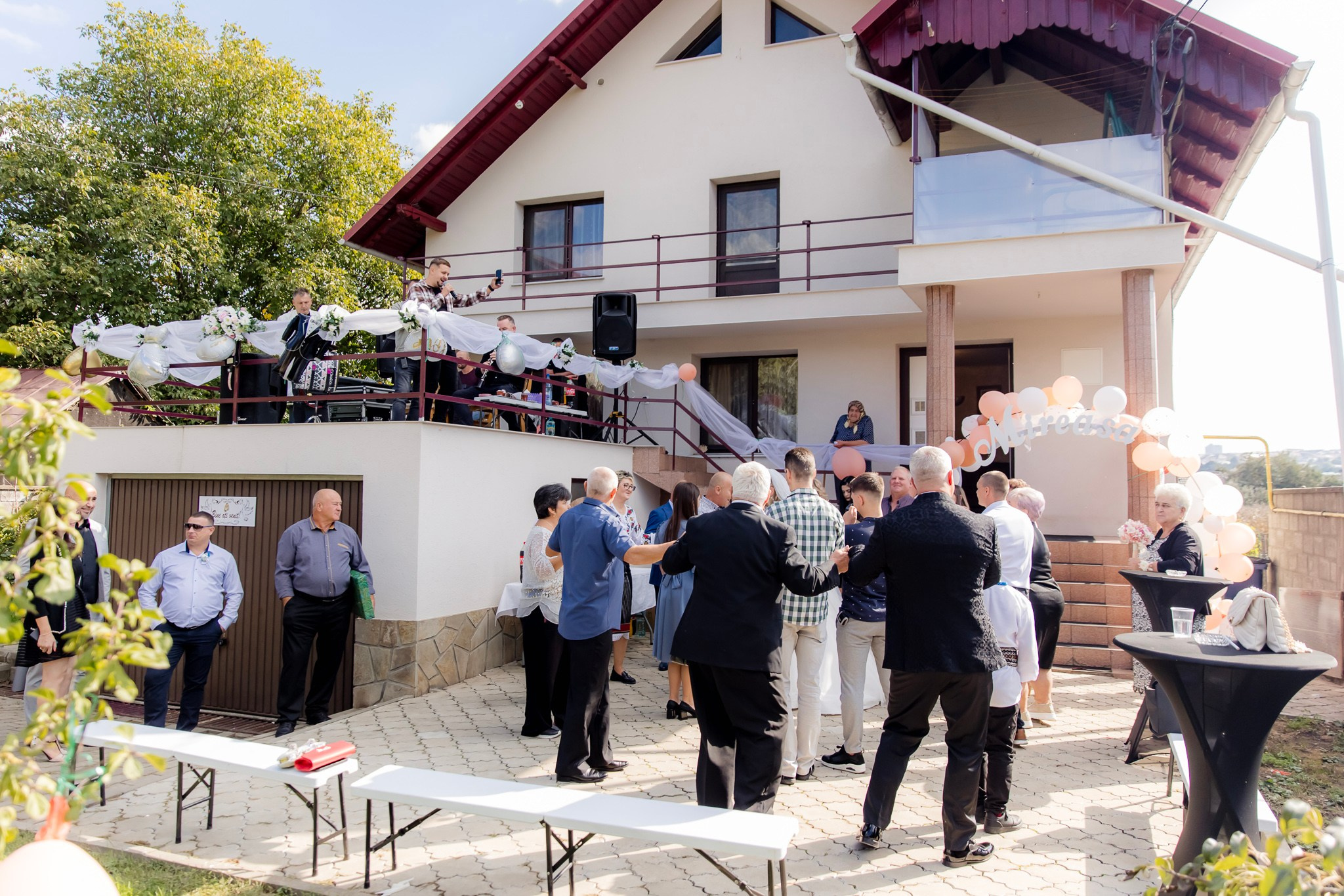 Mihai & Oana. Servicii foto-video profesionale, pentru momente de neuitat