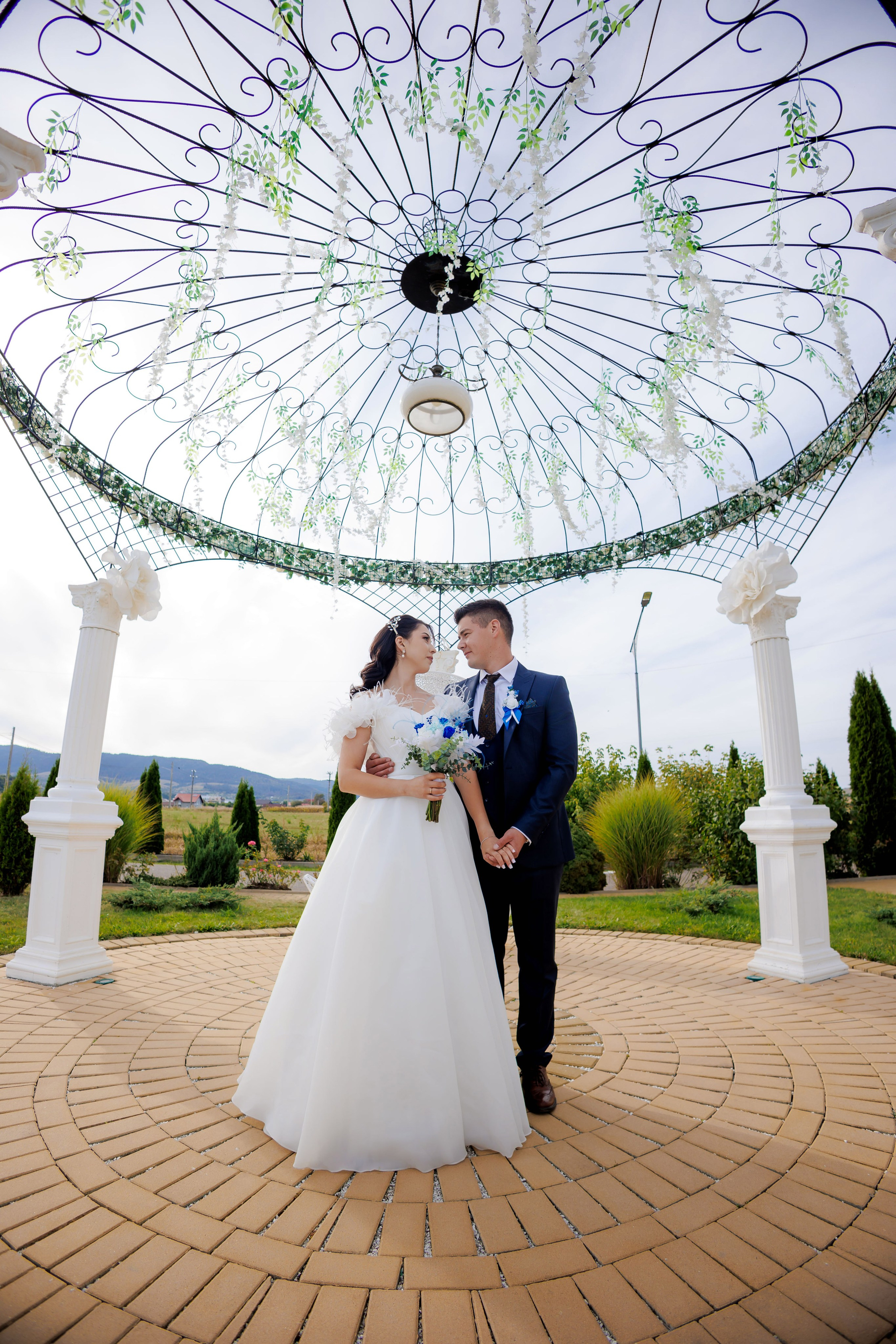 Loredana & Emilian – Ziua Nunții | Videografie - fotografie Botez Suceava, Iași, Botoșani. Servicii foto-video profesionale, pentru momente de neuitat
