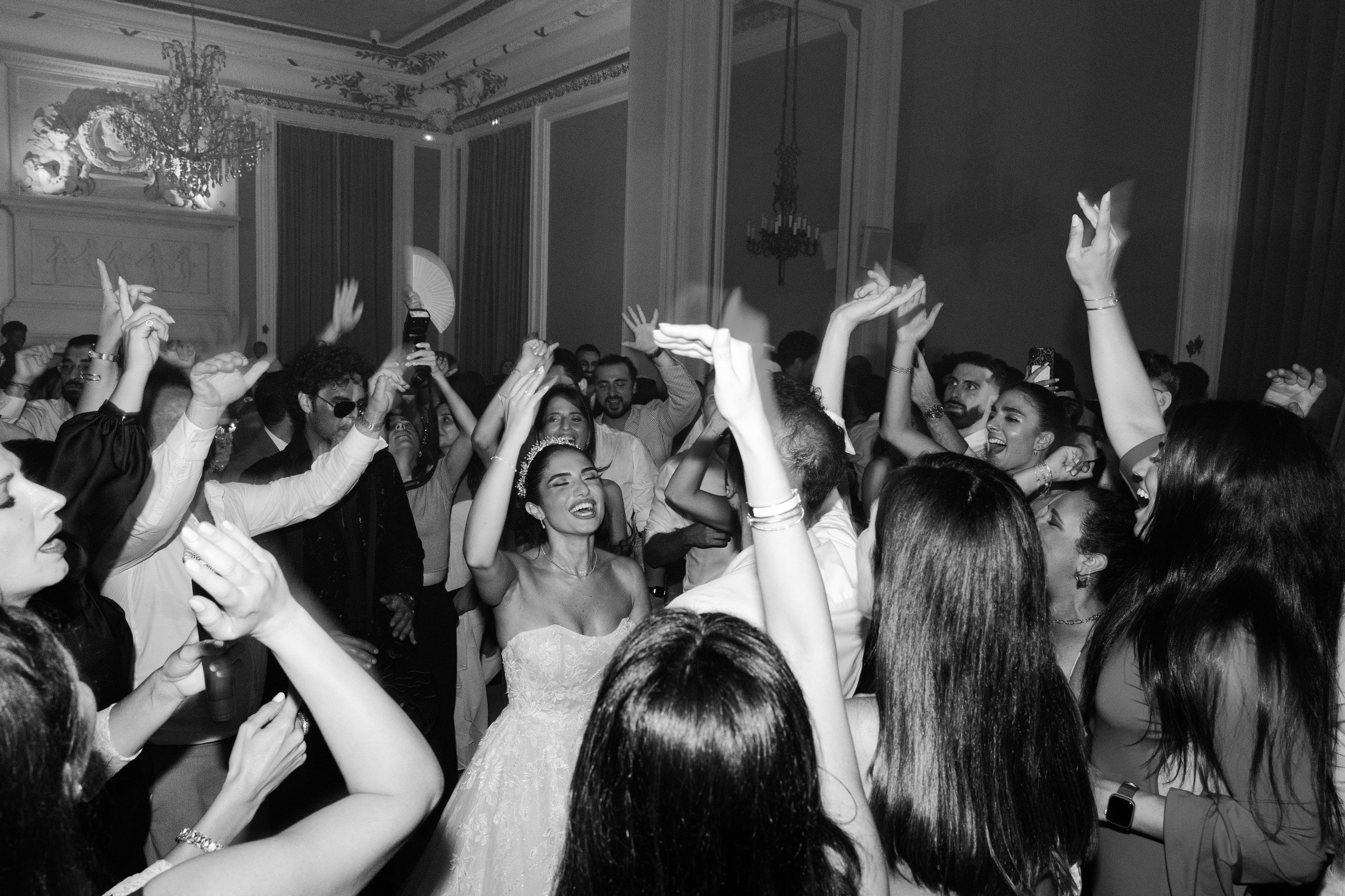 Chloe & Romeo. Photographer in Paris