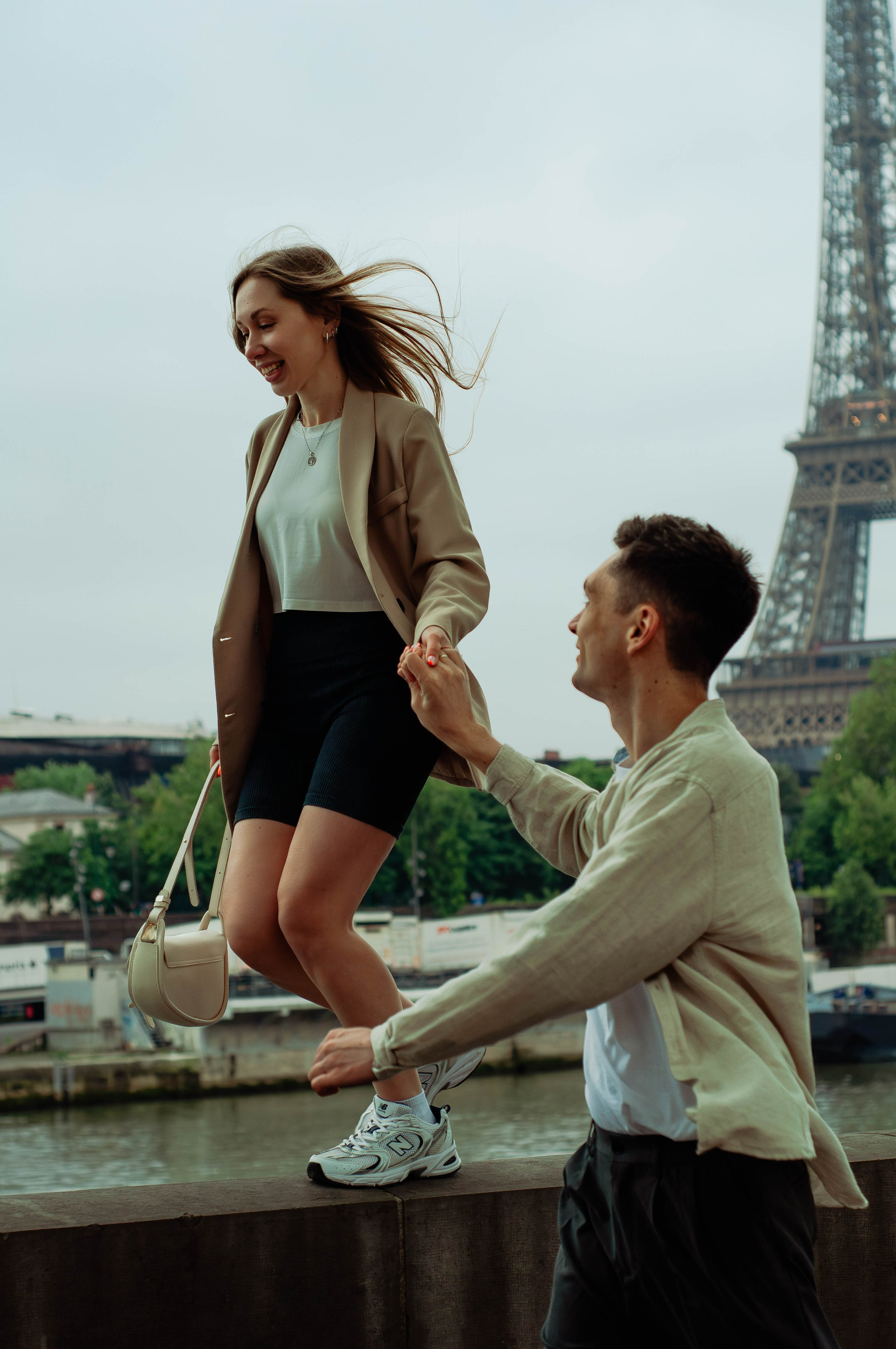 Лавстори у Эйфелевой Башни. Фотограф в Париже Полина Осипова