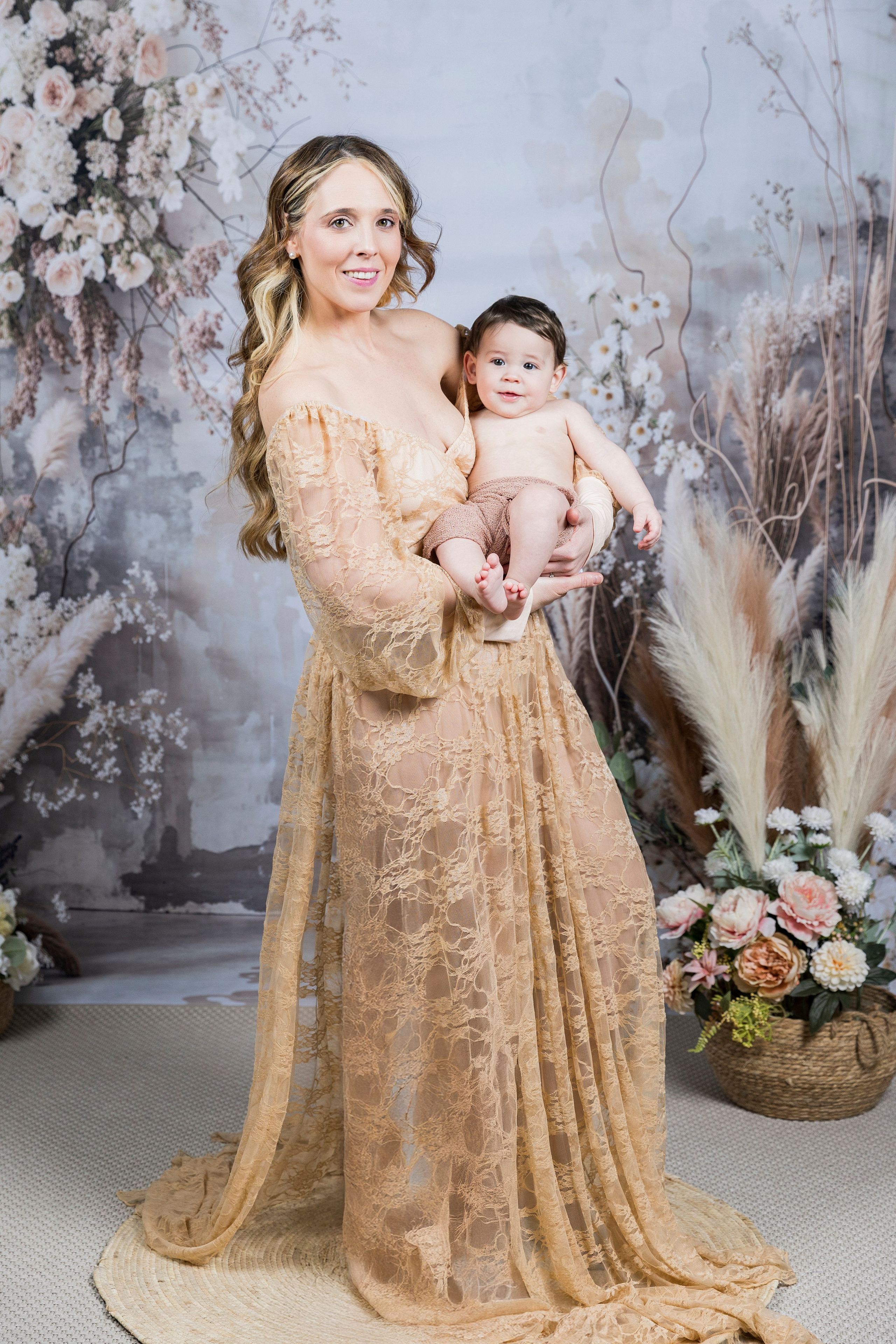 Sesiones de Fotografía de Embarazo - Newborn - Lactancia en Madrid - Rainbox. Rainbox Estudio de Fotografía