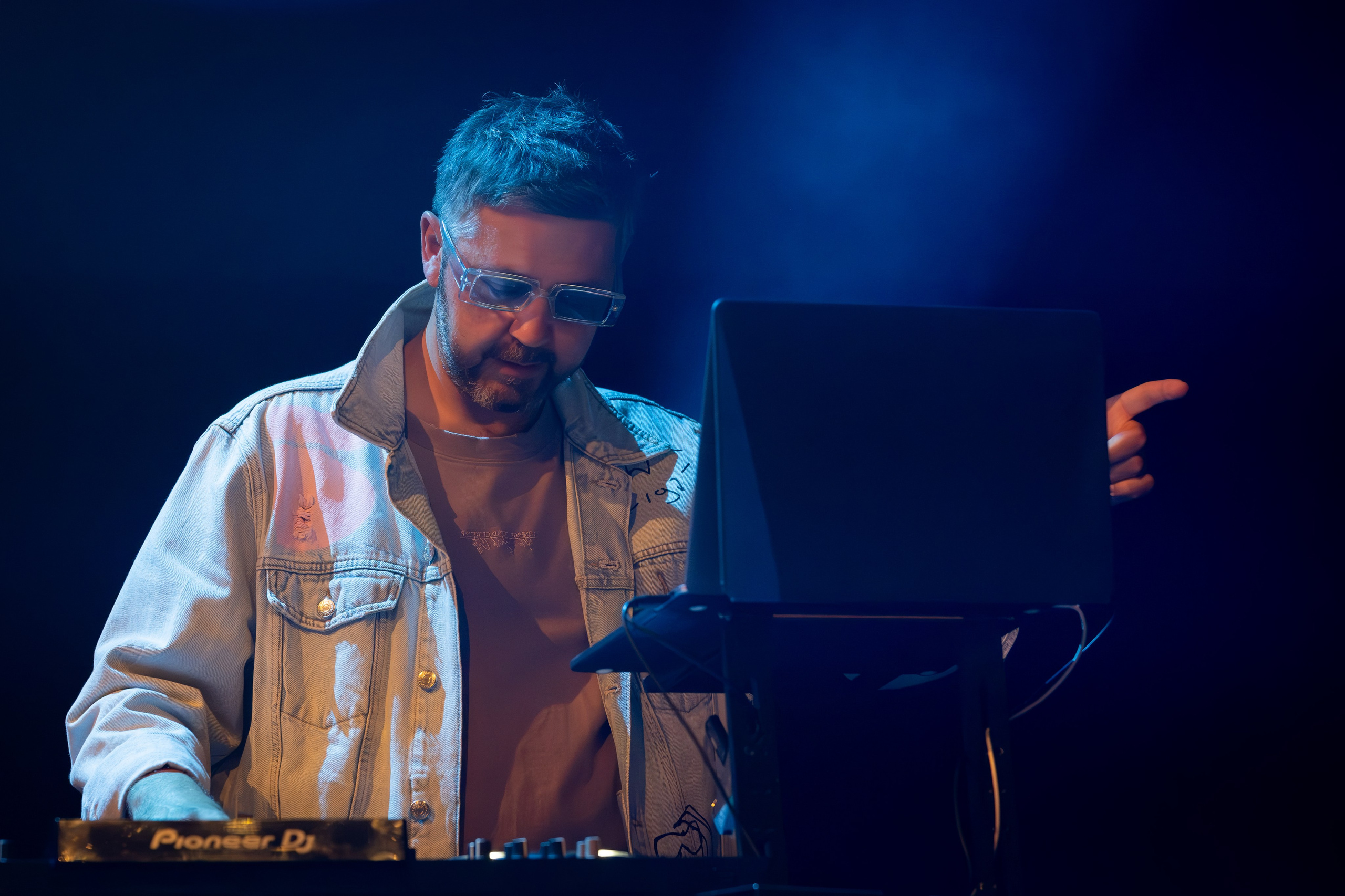 NIKITA PRESNYAKOV. Reportage concert portrait photography in the San Francisco Bay Area