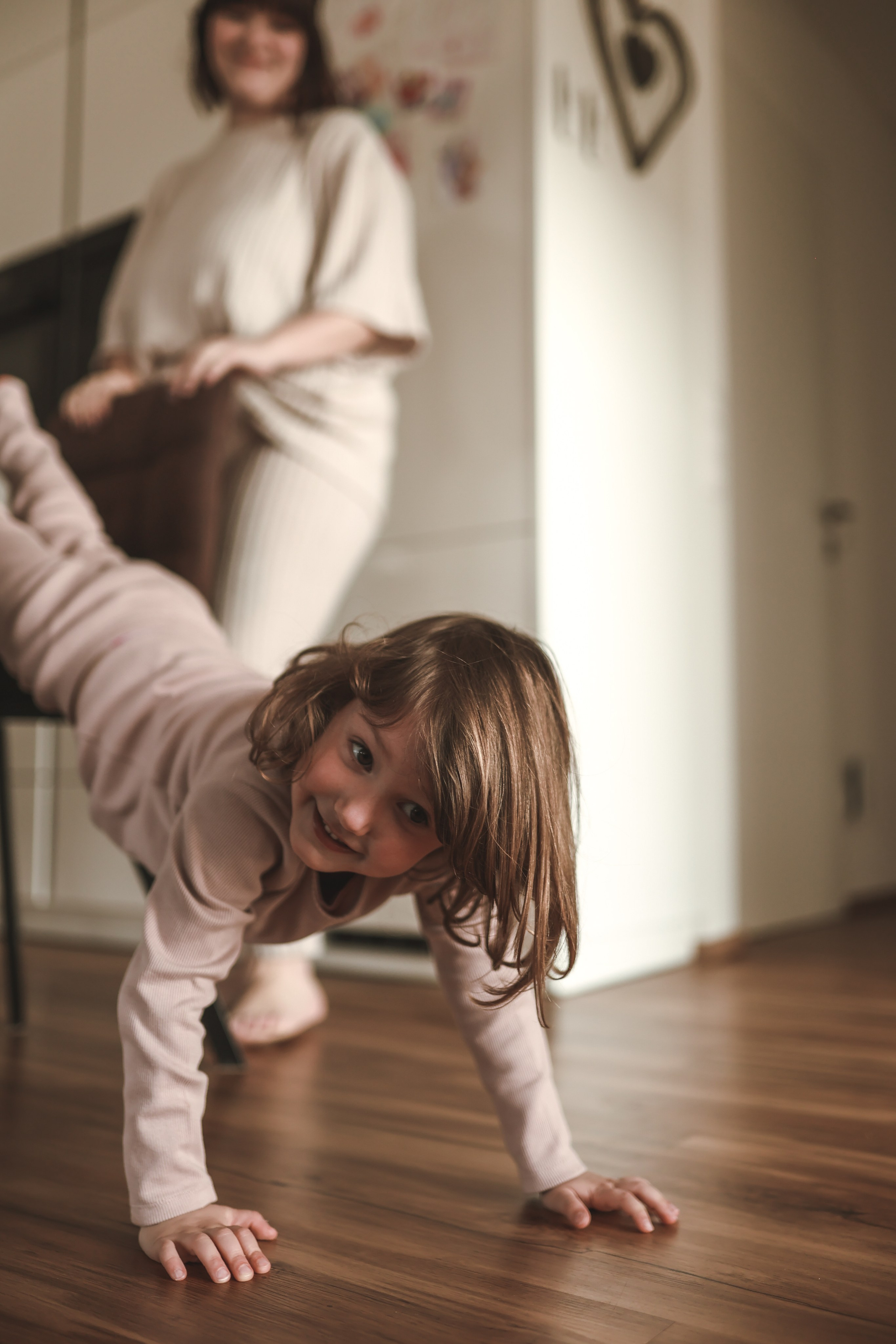 Homestory-Fotografie | Authentische Familienmomente zu Hause | Albina Vaniyants. Professionelle Familienfotografie, Kinderfotografie und Portraitfotografie in Linz, Oberösterreich - Albina Vaniyants, Fotografin aus OÖ