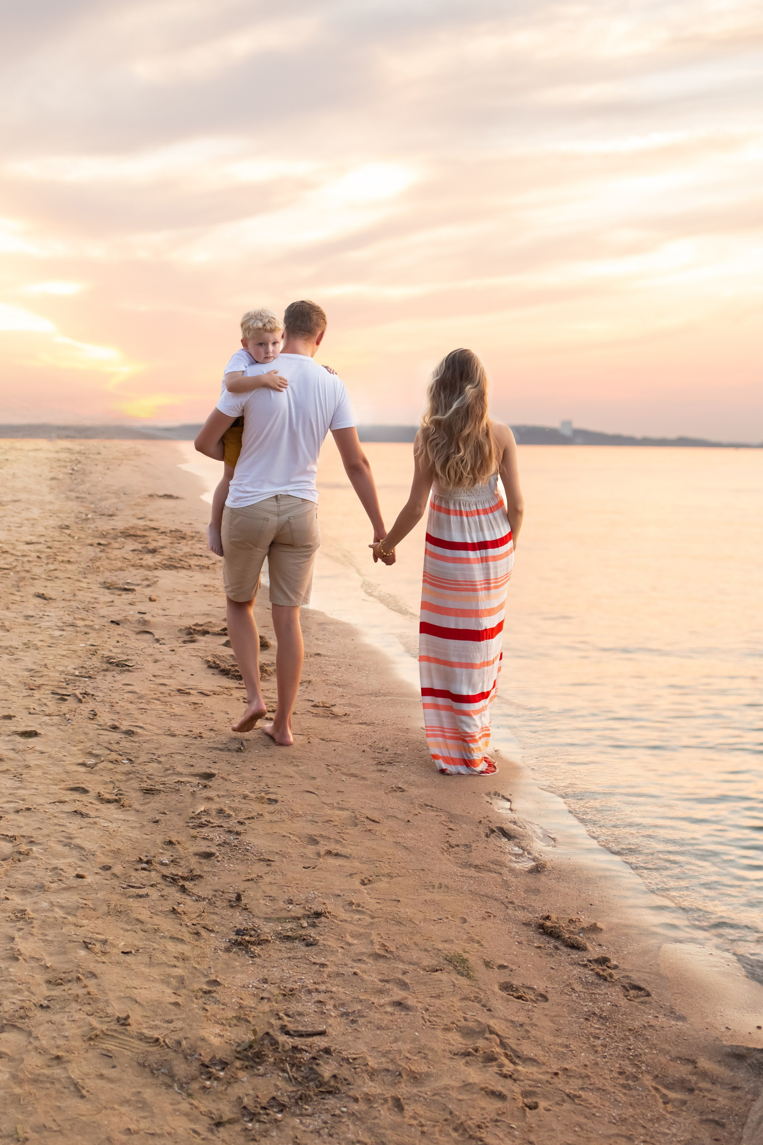 Beautiful family photo session in Spain. Professional photographer in Spain