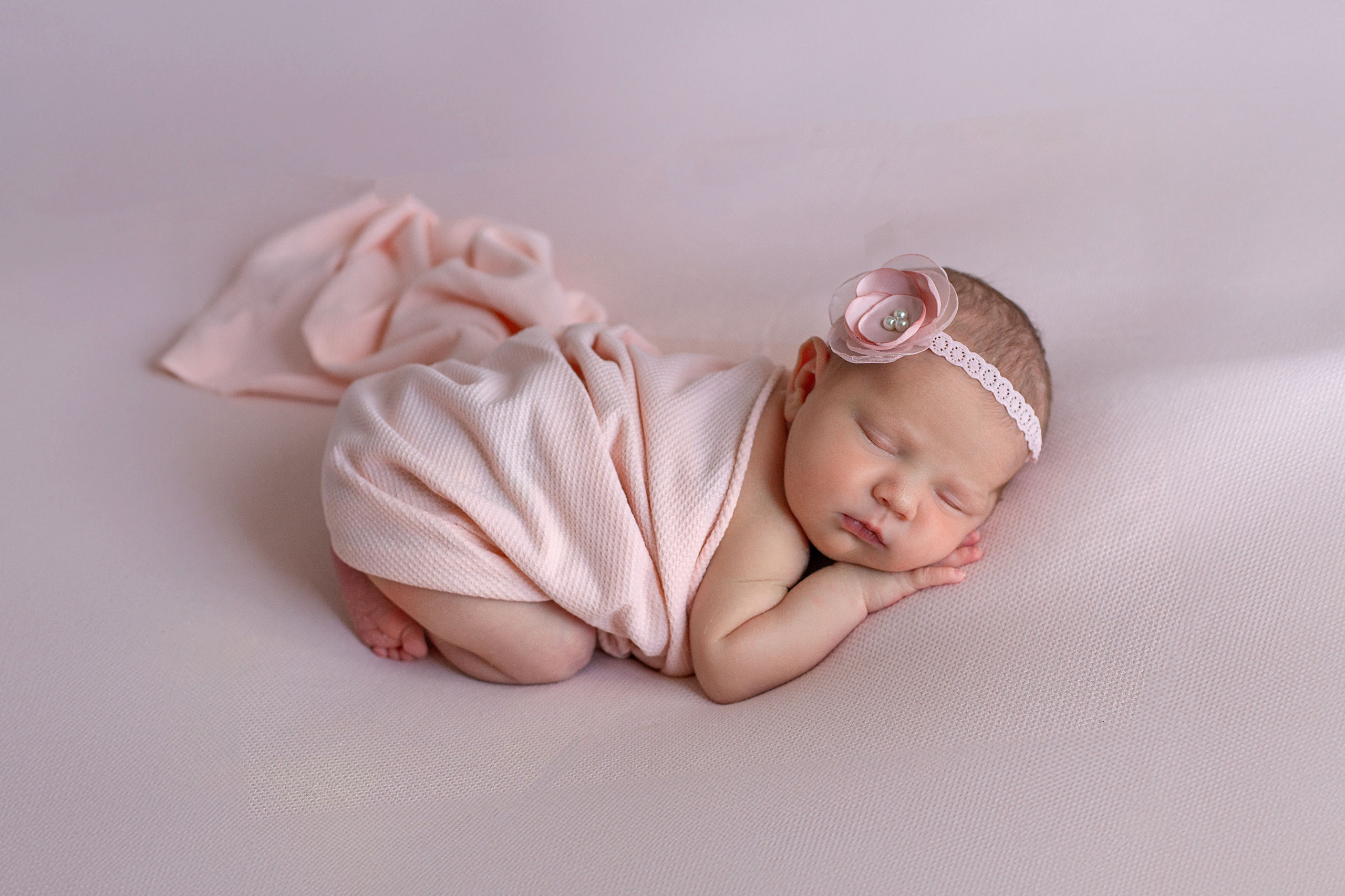 Newborn классическая. Детский и семейный фотограф в г. Бельцы