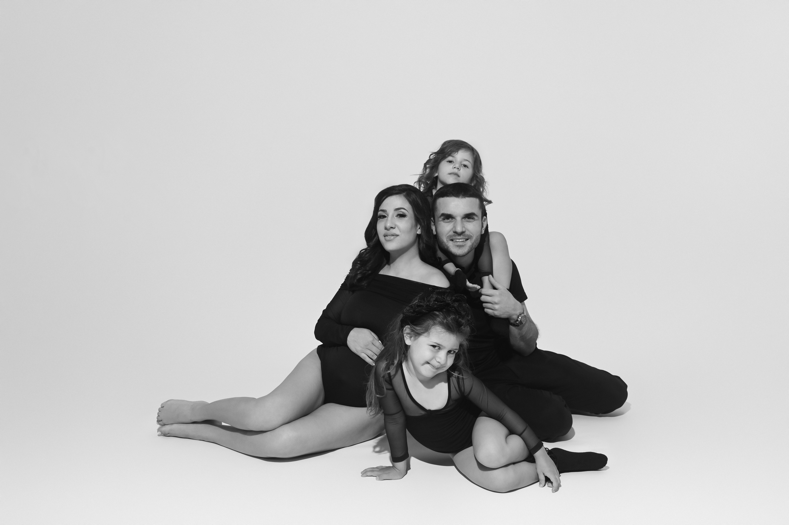 Maternity Vogue Style Photoshoot. WELCOME