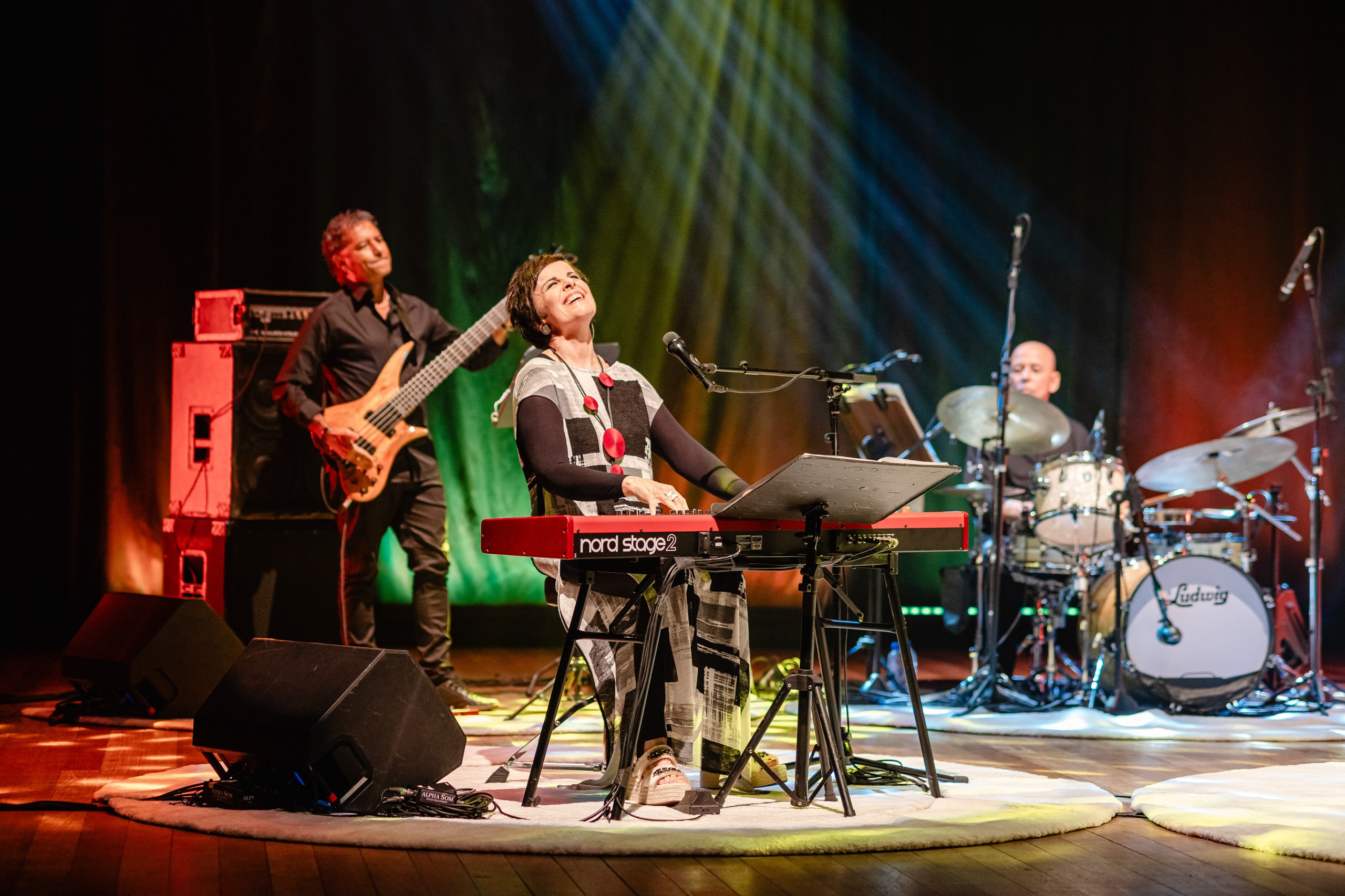 Show da cantora Leila Pinheira no Teatro Municipal de Itajaí